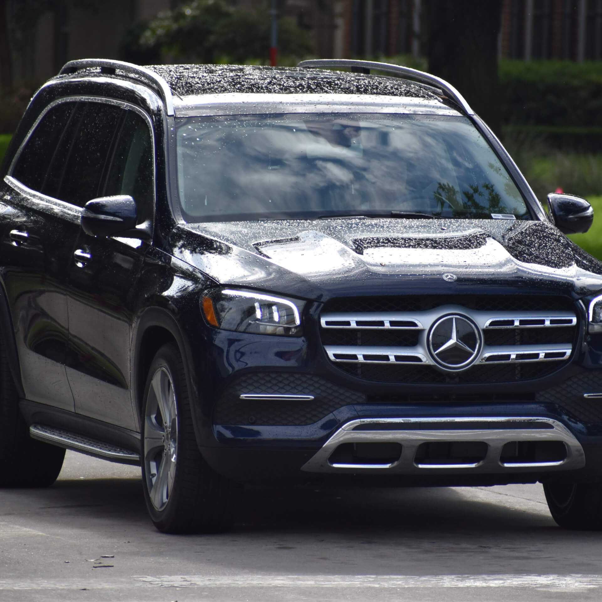 Direct4x4 accessories for Mercedes GLS vehicles with a photo of a black Mercedes GLS