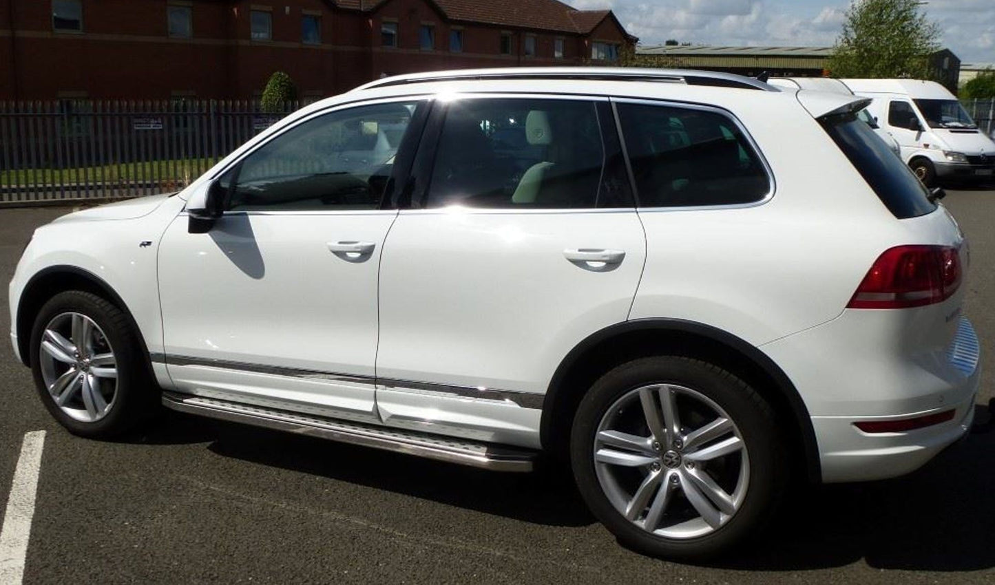 Direct4x4 Side Steps and Bars Freedom Side Steps Running Boards for Volkswagen Touareg 2010-2017