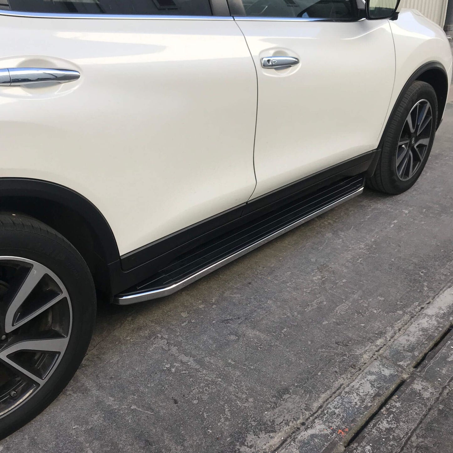 Direct4x4 Side Steps and Bars Raptor Side Steps Running Boards for Nissan X-Trail 2014-2017 pre-facelift