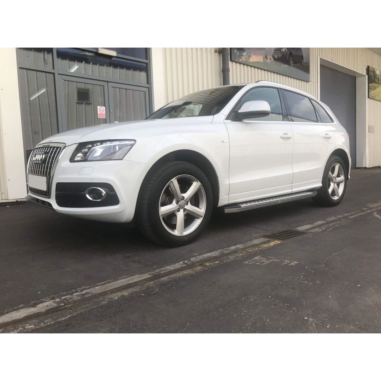 Direct4x4 Side Steps and Bars Freedom Side Steps Running Boards for Audi Q5 2009-2016