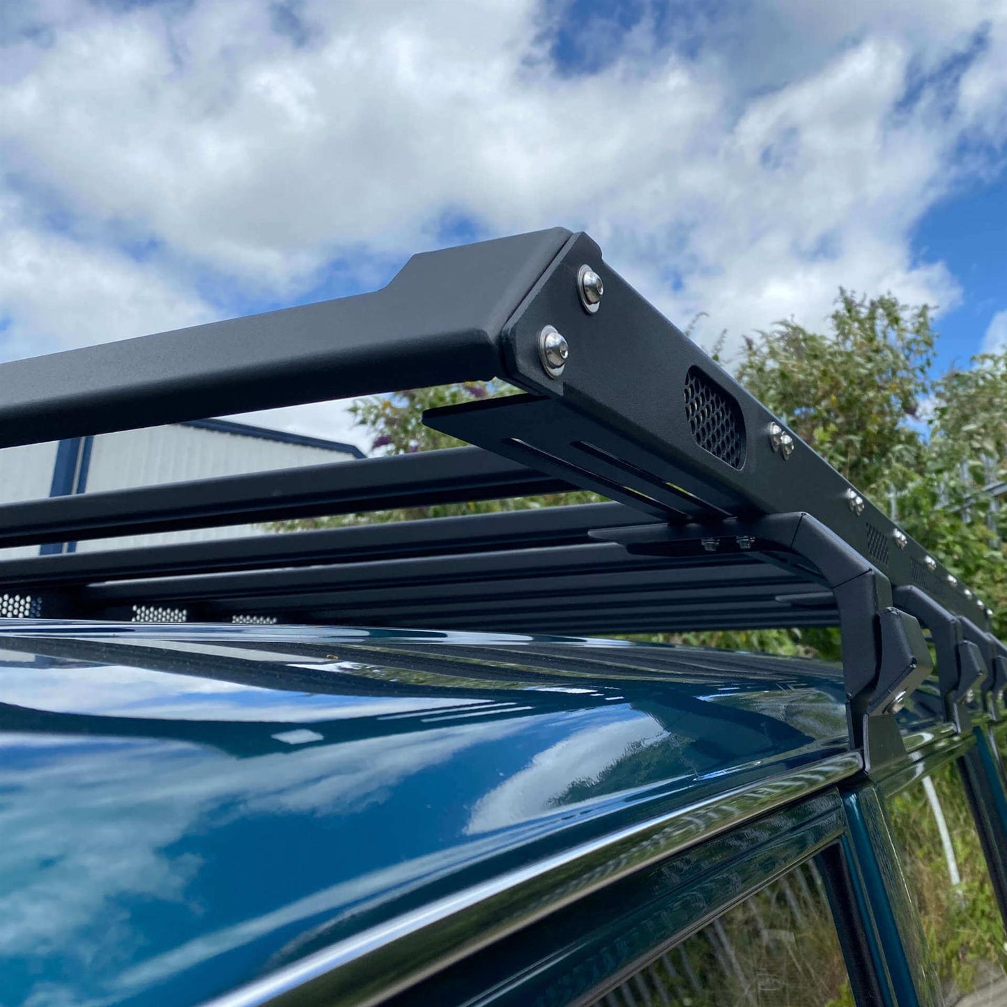 Direct4x4 Roof Racks Low Profile Open Bar Aluminium Roof Rack for the Nissan Patrol Y60