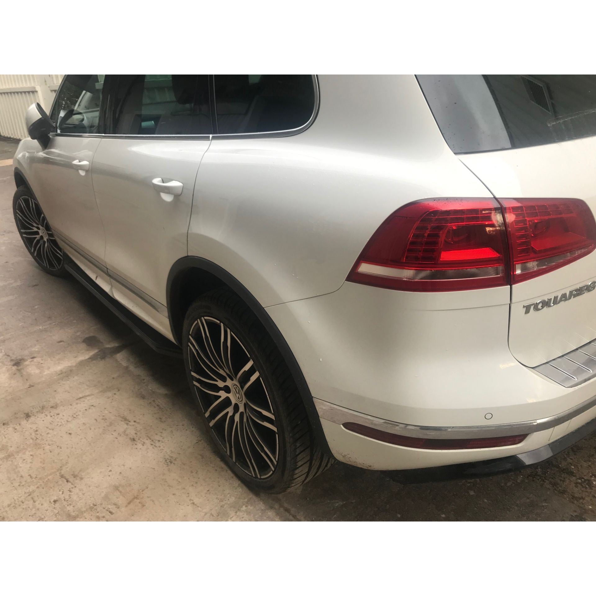 Direct4x4 Side Steps and Bars Black Raptor Side Steps Running Boards for Volkswagen Touareg 2010-2017