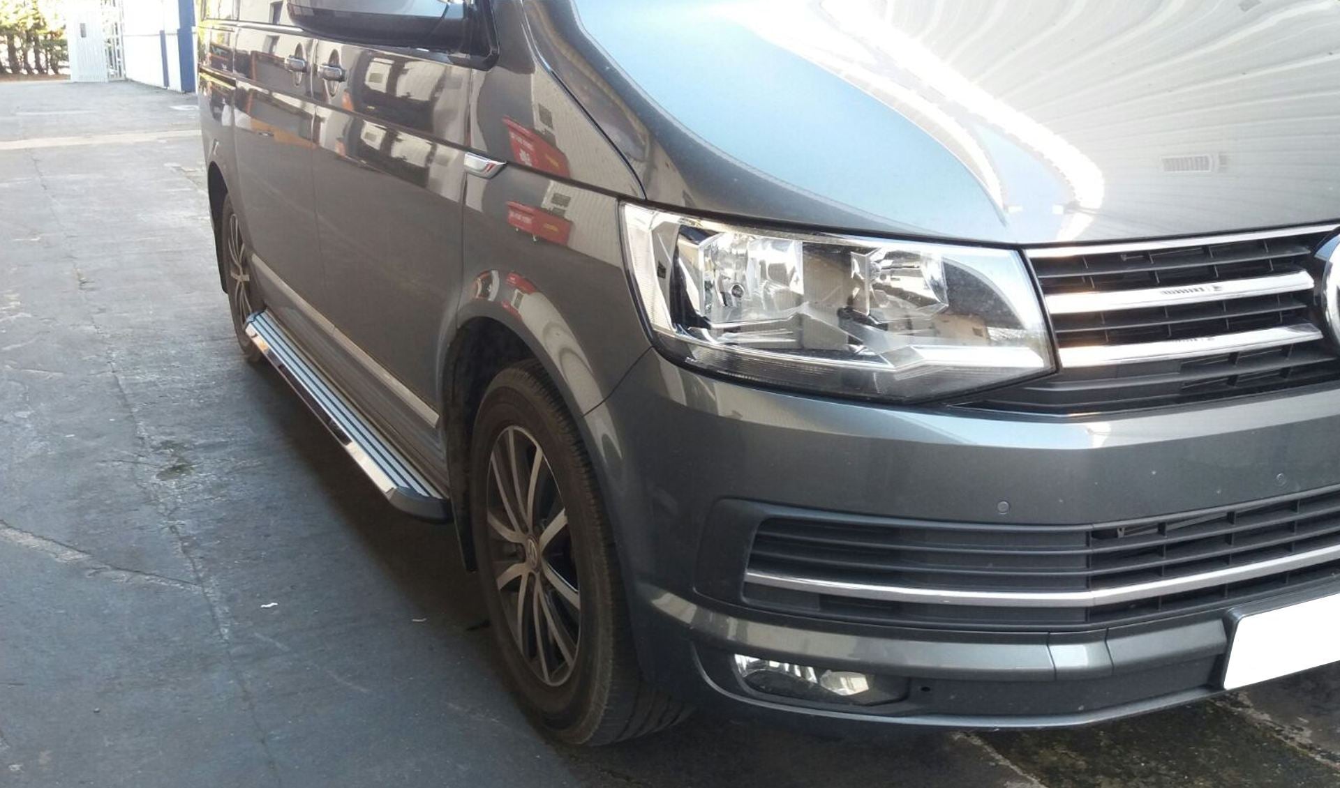 Direct4x4 Side Steps and Bars Stingray Side Steps Running Boards for Volkswagen Transporter T6 SWB