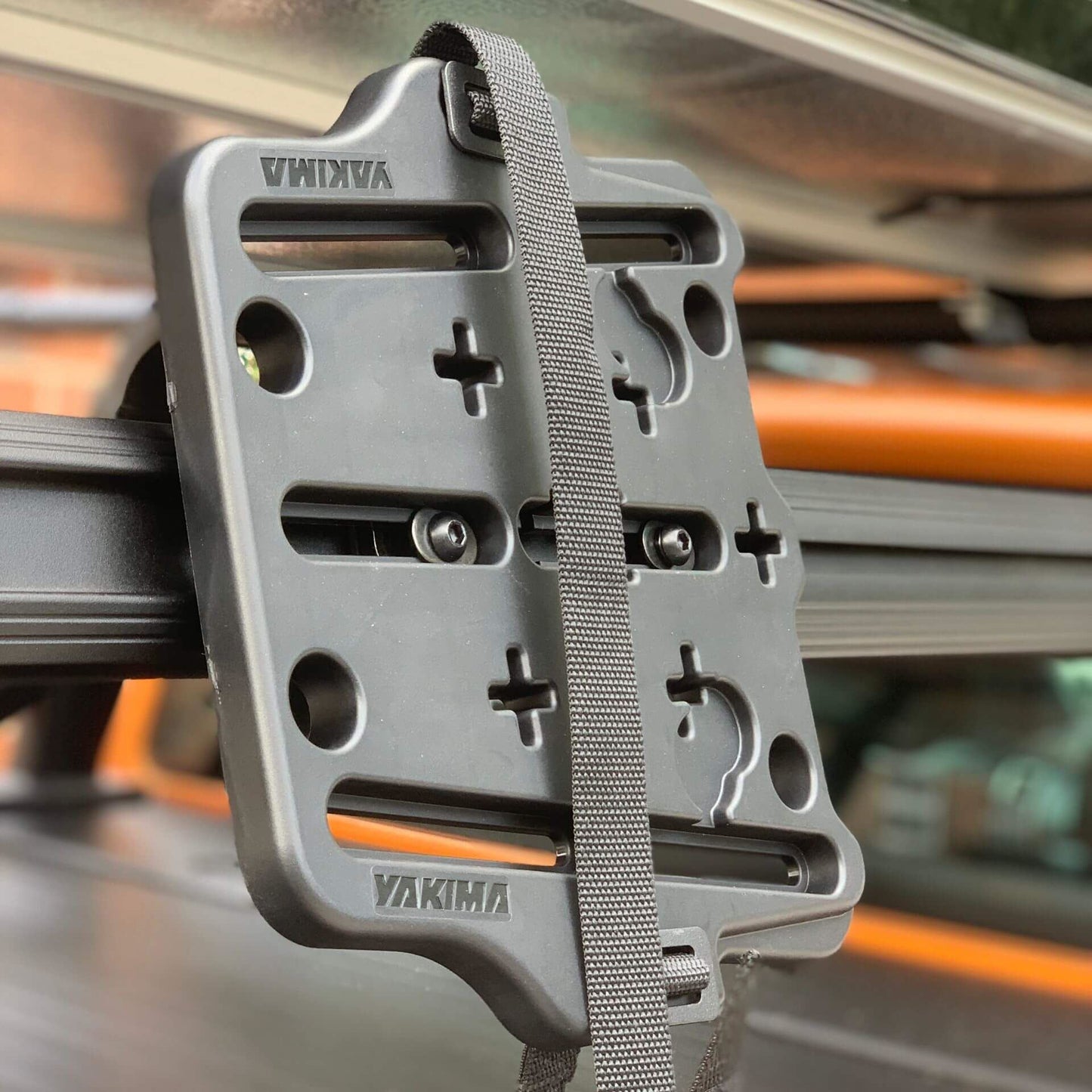 Direct4x4 Emergency Off-Road Traction Gear Emergency Recovery Traction Sand Tyre Track Brackets for Cargo Rack