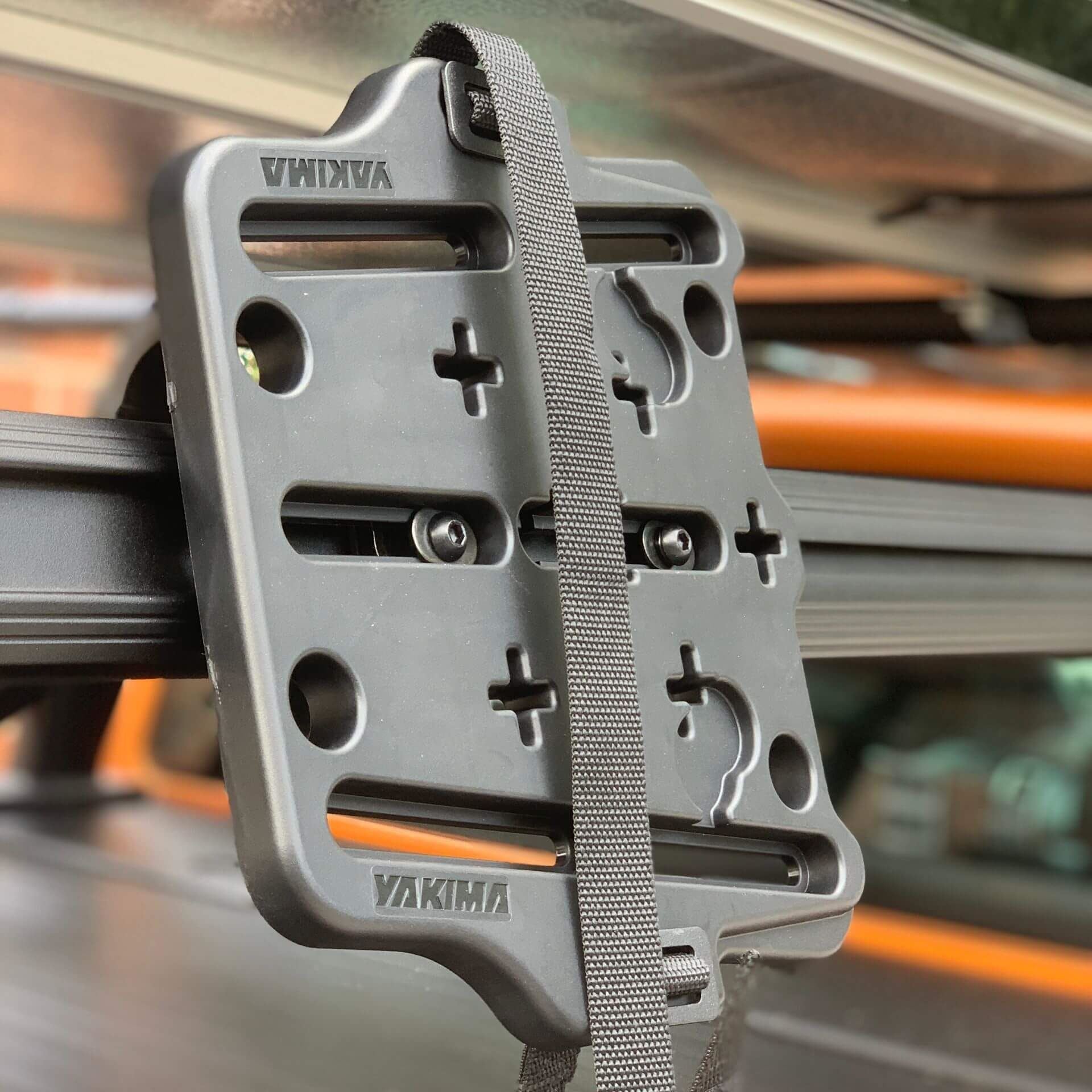 Direct4x4 Emergency Off-Road Traction Gear Emergency Recovery Traction Sand Tyre Track Brackets for Cargo Rack