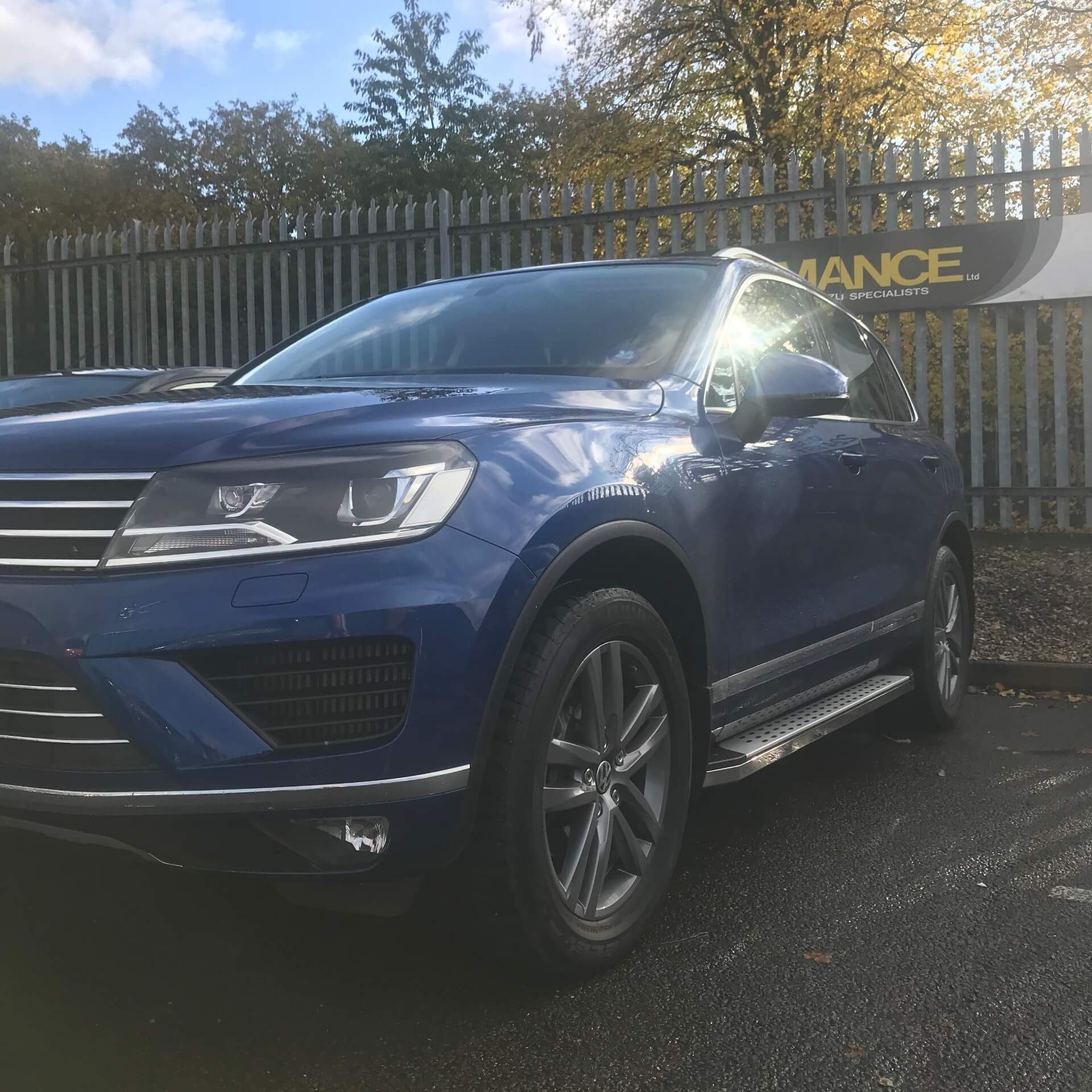 Direct4x4 Side Steps and Bars Freedom Side Steps Running Boards for Volkswagen Touareg 2010-2017