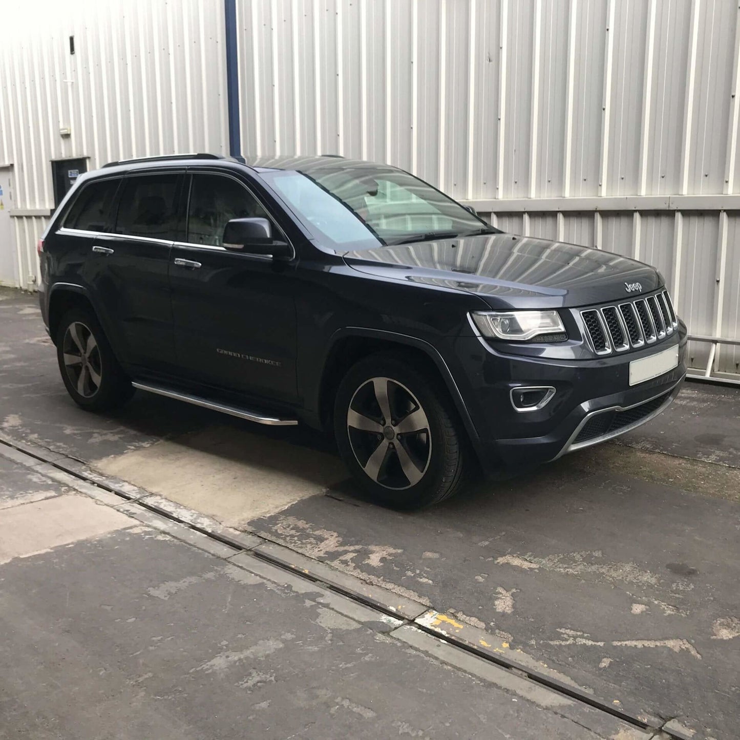 Direct4x4 Side Steps and Bars Premier Side Steps Running Boards for Jeep Grand Cherokee 2011-2014