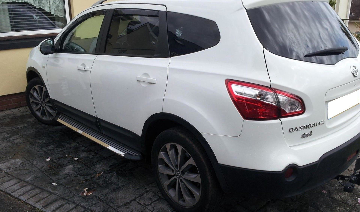 Direct4x4 Side Steps and Bars Stingray Side Steps Running Boards for Nissan Qashqai +2 2007-2013