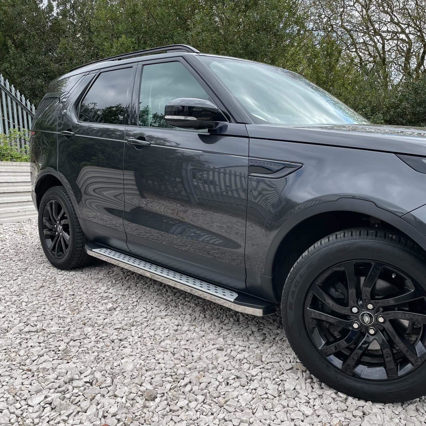 Direct4x4 Side Steps and Bars Freedom Side Steps Running Boards for Land Rover Discovery 5 2017+
