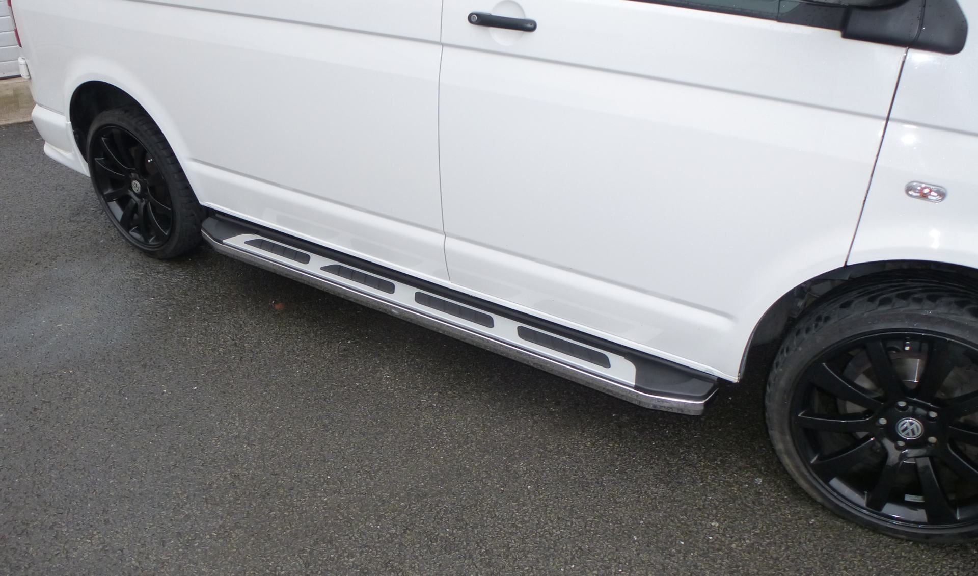 Direct4x4 Side Steps and Bars Suburban Side Steps Running Boards for Volkswagen Transporter T5 SWB