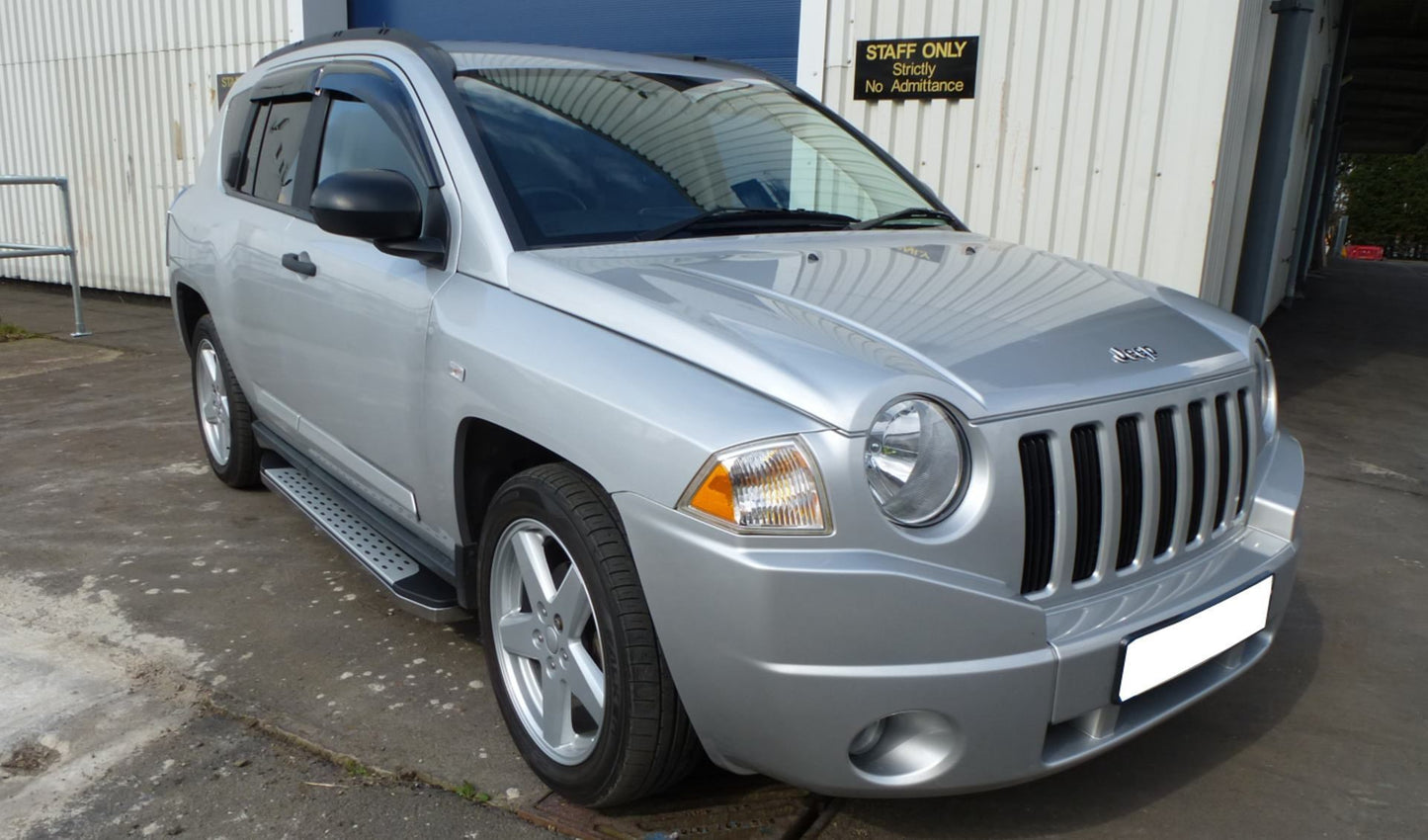 Direct4x4 Side Steps and Bars Freedom Side Steps Running Boards for Jeep Cherokee 2008-2014