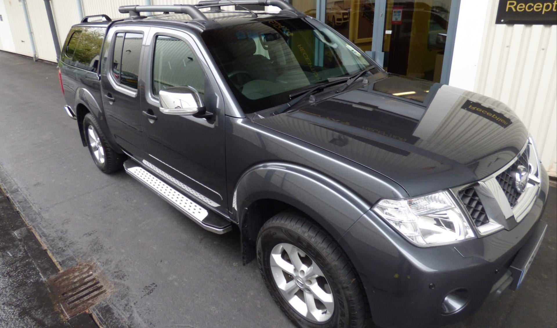 Direct4x4 Side Steps and Bars Freedom Side Steps Running Boards for Nissan Navara D40 Double Cab 06-15
