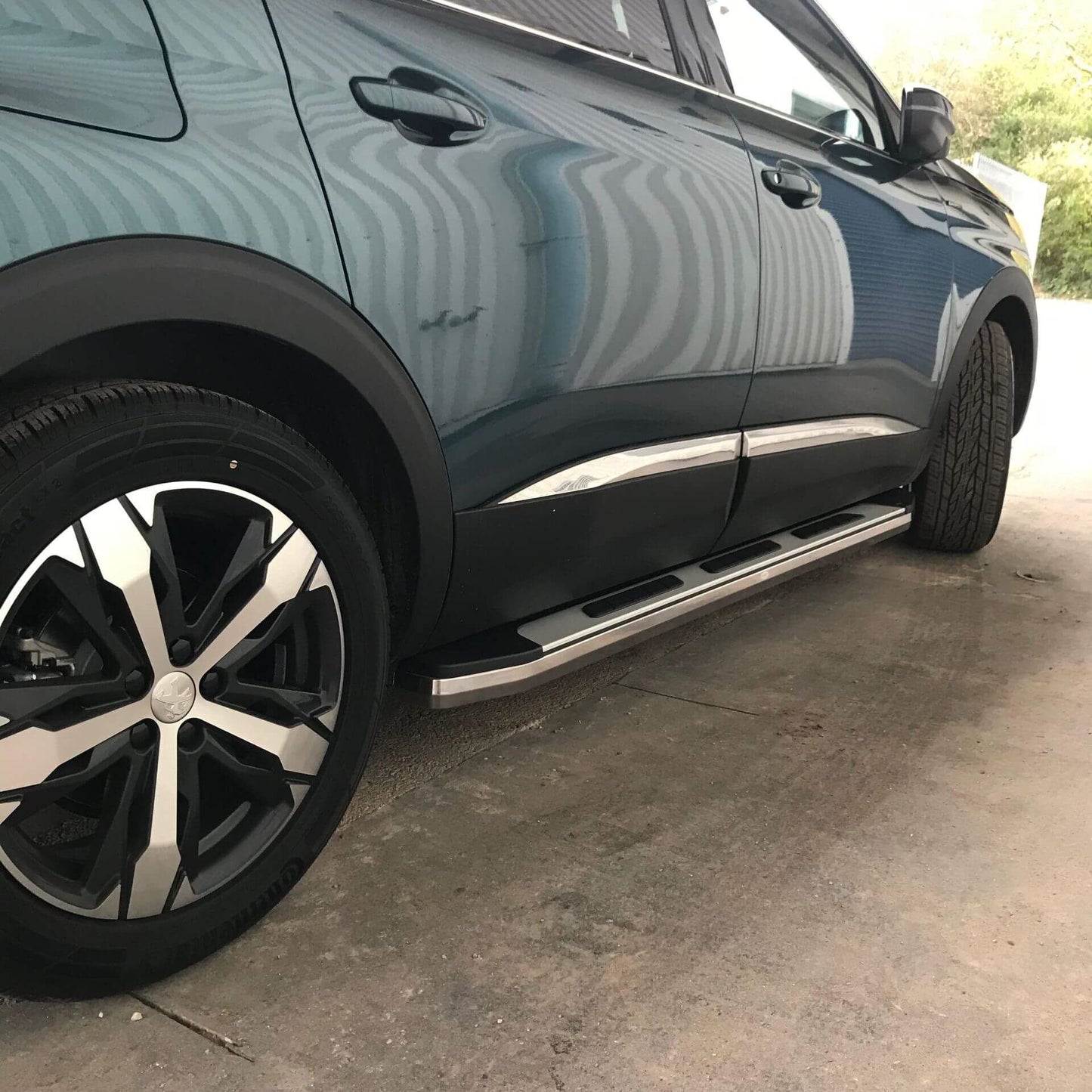 Direct4x4 Side Steps and Bars Suburban Side Steps Running Boards for Peugeot 5008 2016-2024