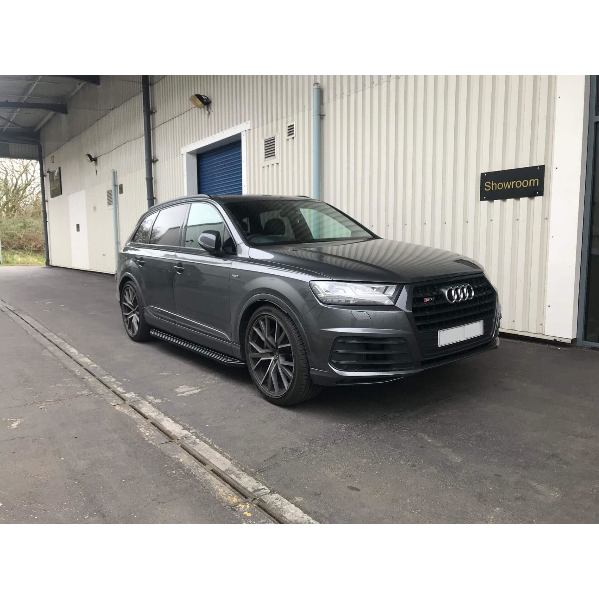 Direct4x4 Side Steps and Bars Black Raptor Side Steps Running Boards for Audi Q7 2020+