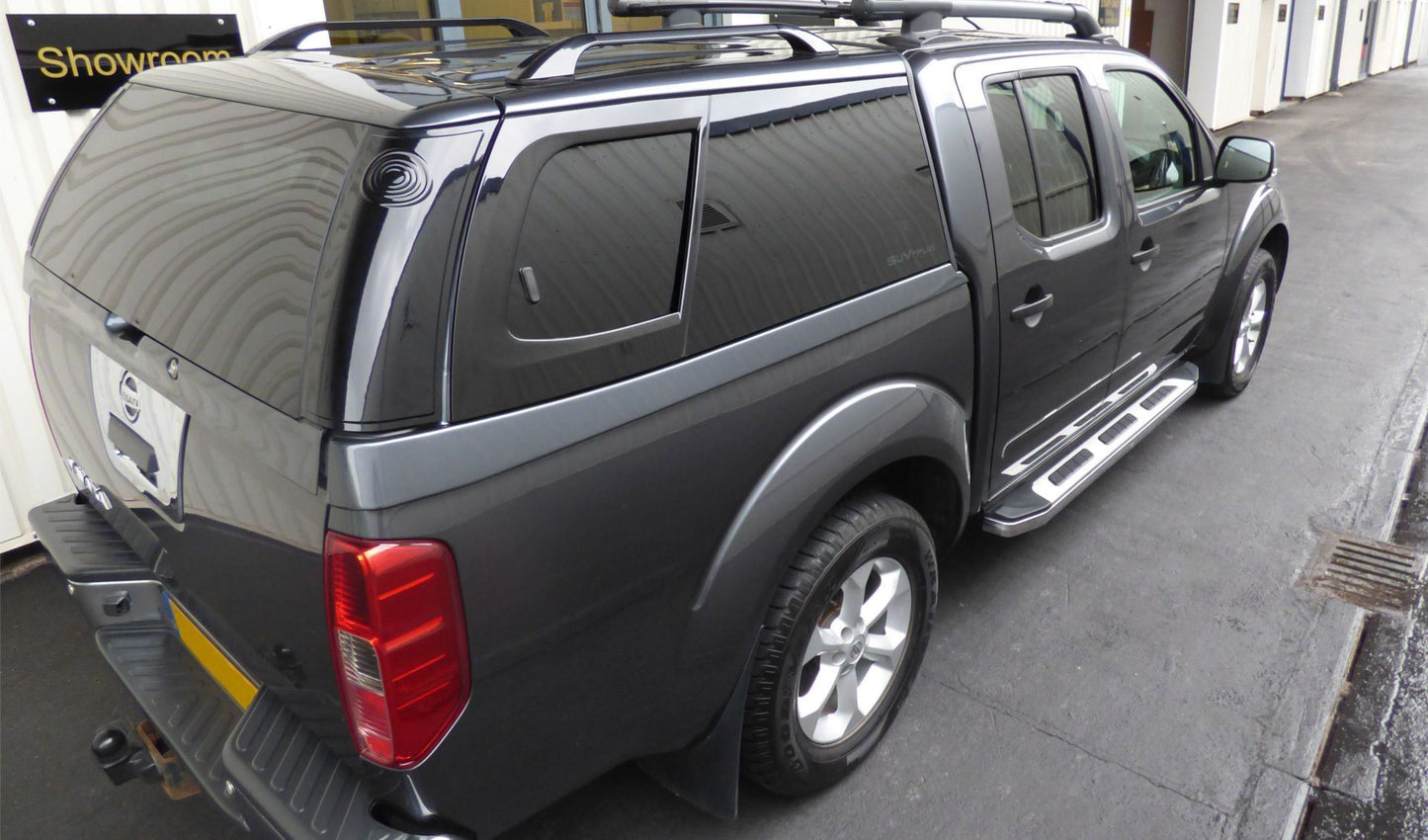 Direct4x4 Side Steps and Bars Suburban Side Steps Running Boards for Nissan Navara D40 Double Cab 06-15