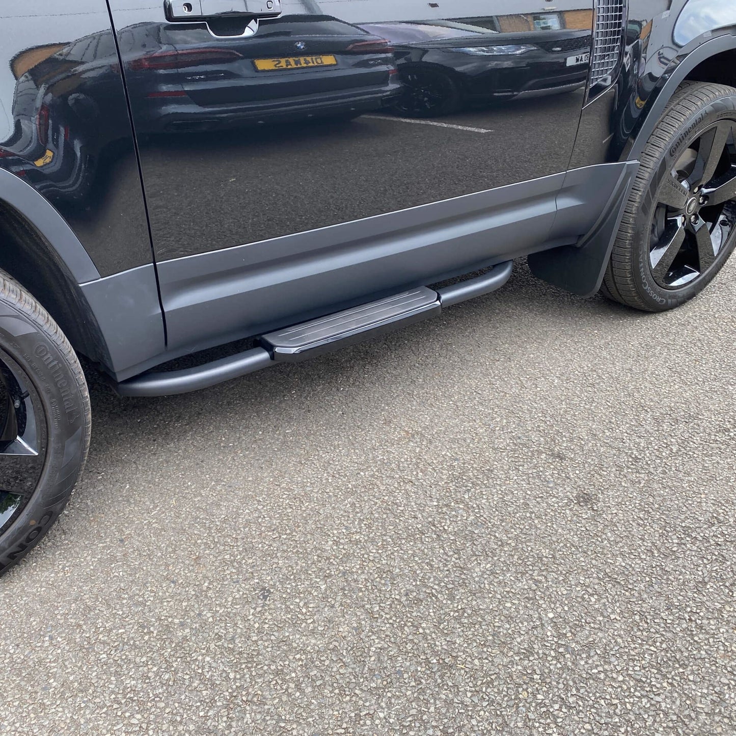 Direct4x4 Side Steps and Bars Black OE Style Side Steps for the Land Rover Defender 90 (L663) 2021+