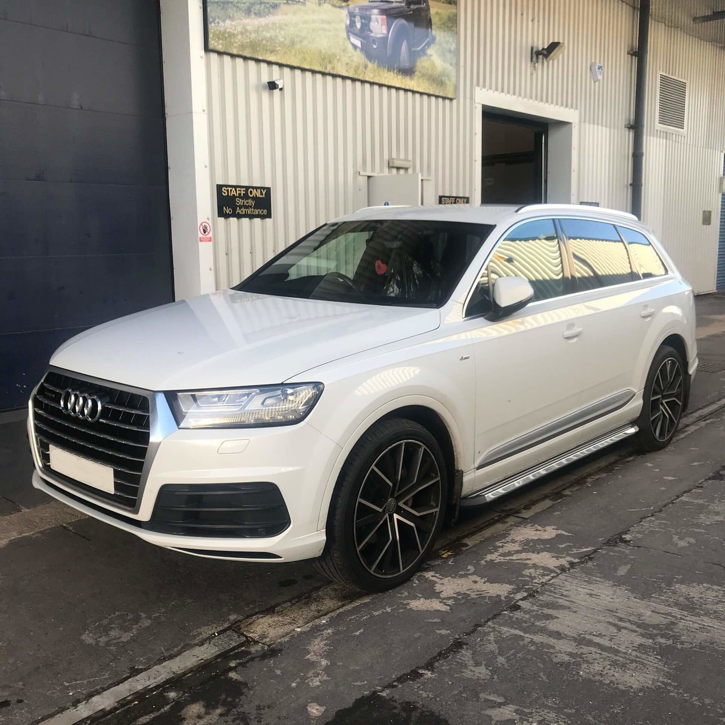 Direct4x4 Side Steps and Bars Stingray Side Steps Running Boards for Audi Q7 2020+