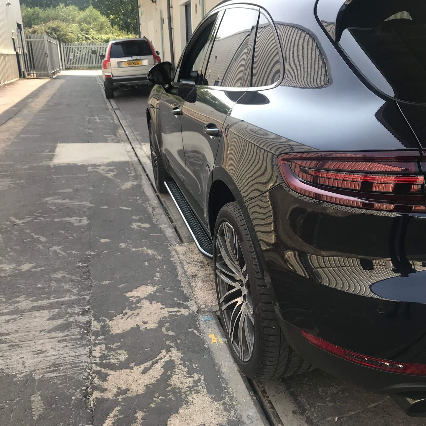 Direct4x4 Side Steps and Bars Orca Side Steps Running Boards for Porsche Macan 2014-2019 Pre-Facelift