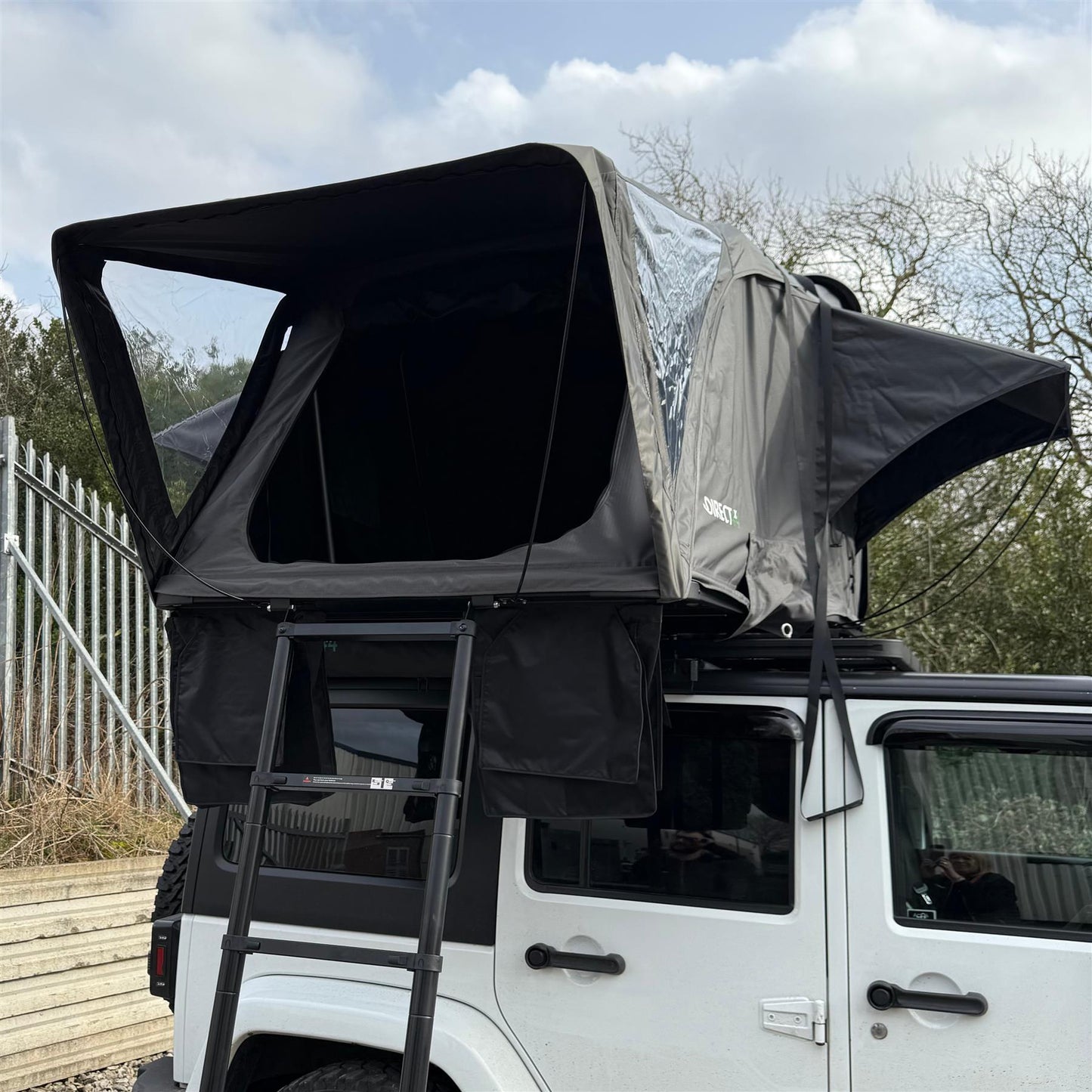 Direct4x4 Roof Top Tents Granite Grey TrailTop 3-Person Hard Shell Expedition Roof Top Tent