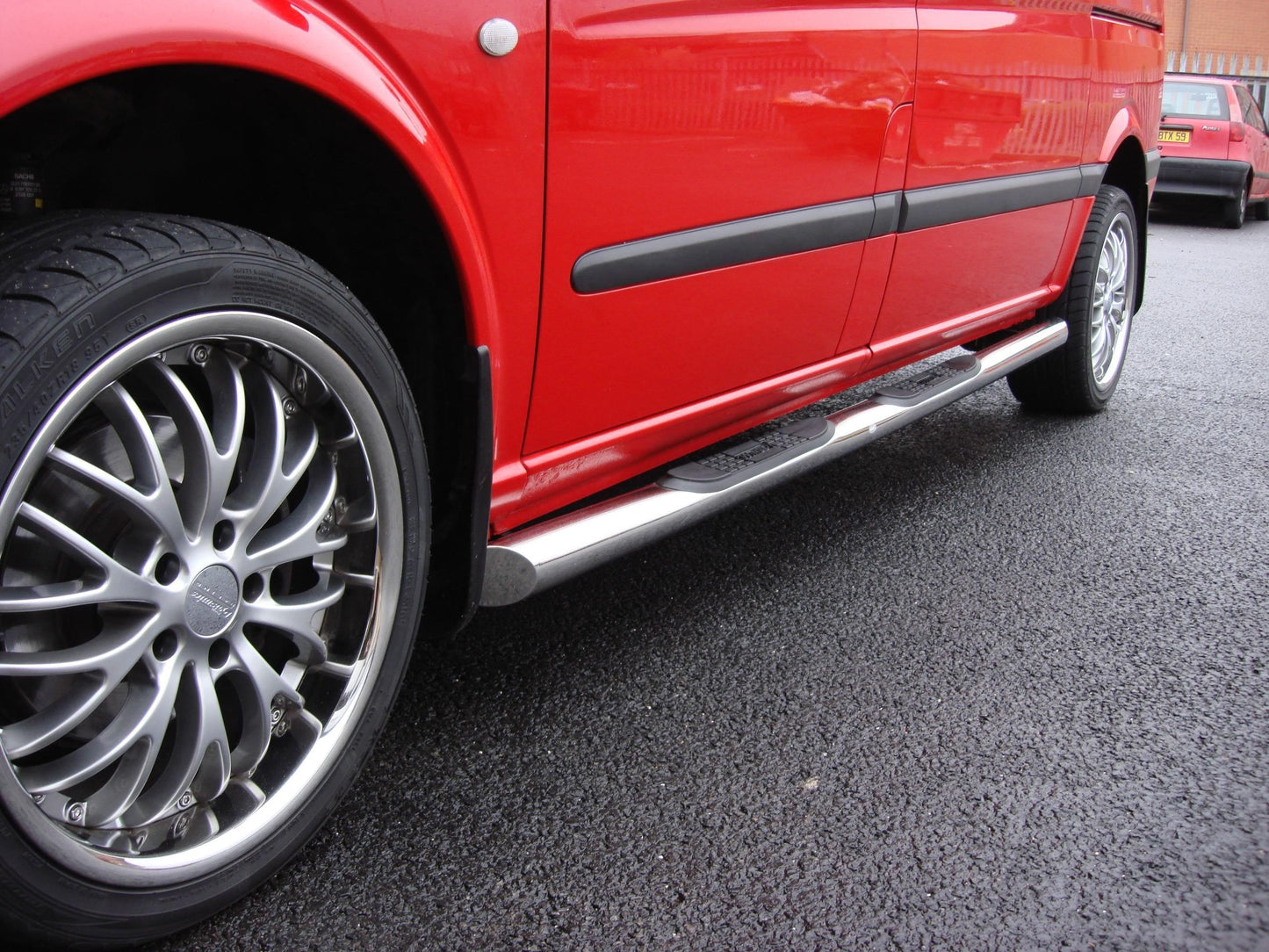 Direct4x4 Side Steps and Bars Chrome SUS304 Stainless Steel Side Bars + Step Pads for Mercedes Vito/Viano 04-14