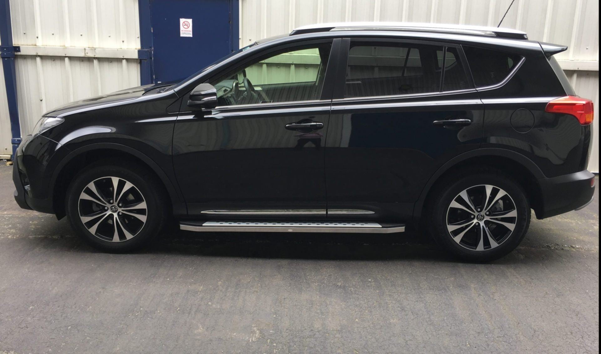 Direct4x4 Side Steps and Bars Freedom Side Steps Running Boards for Toyota RAV4 2016-2018