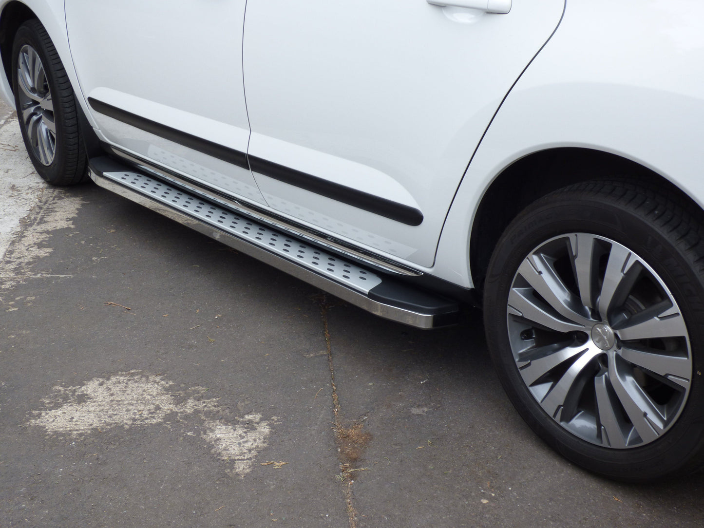 Direct4x4 Side Steps and Bars Freedom Side Steps Running Boards for Peugeot 3008 2009-2016