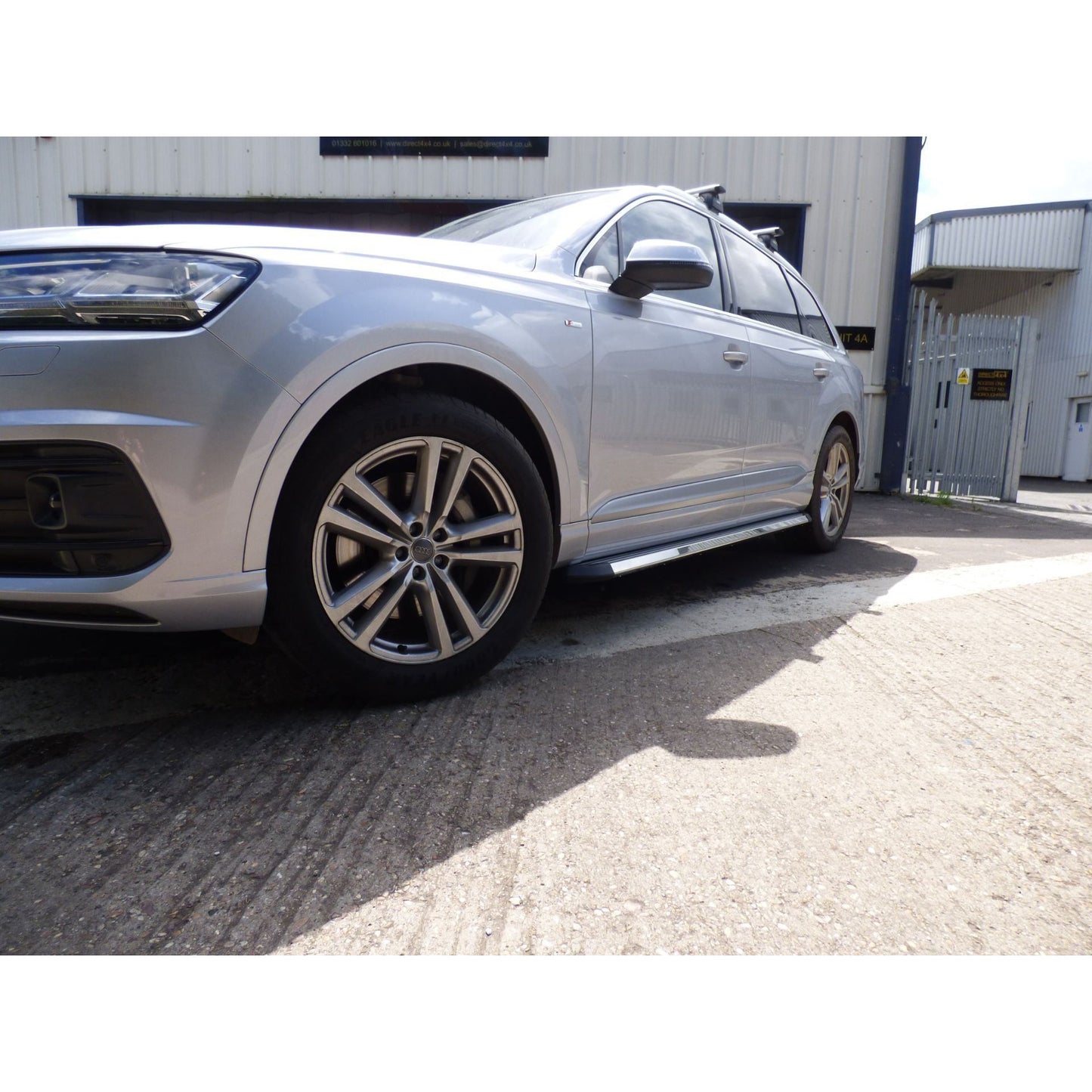 Direct4x4 Side Steps and Bars Stingray Side Steps Running Boards for the Audi Q7 2016-2019
