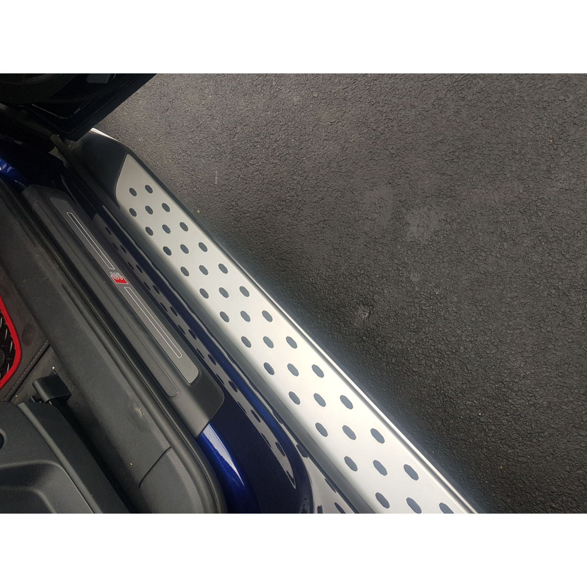 Direct4x4 Side Steps and Bars Freedom Side Steps Running Boards for the Audi Q5 e-tron 2022+