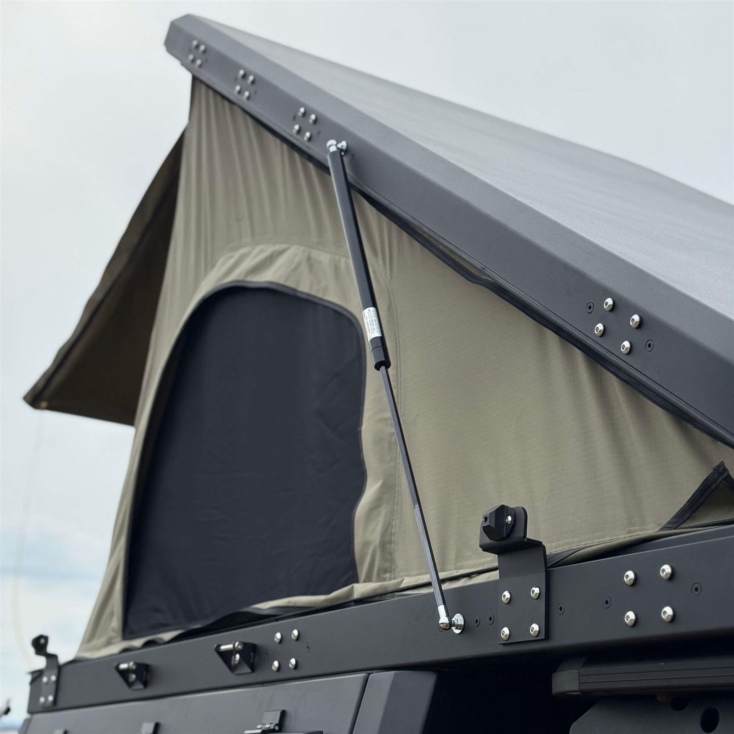 Direct4x4 Pickup Truck Hardtop Canopies Overland Aluminium Canopy with Clamshell Roof Tent for the Ford Ranger 2012-2022