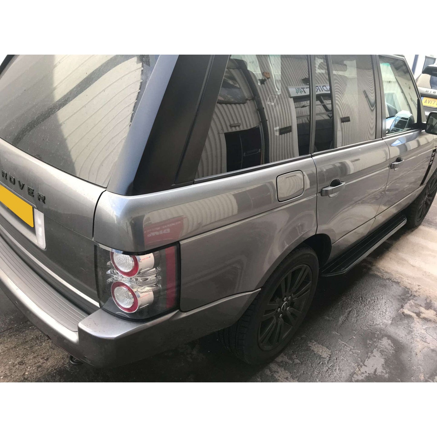 Direct4x4 Side Steps and Bars Black Raptor Side Steps Running Boards for Range Rover Vogue 2002-2012 (L322)