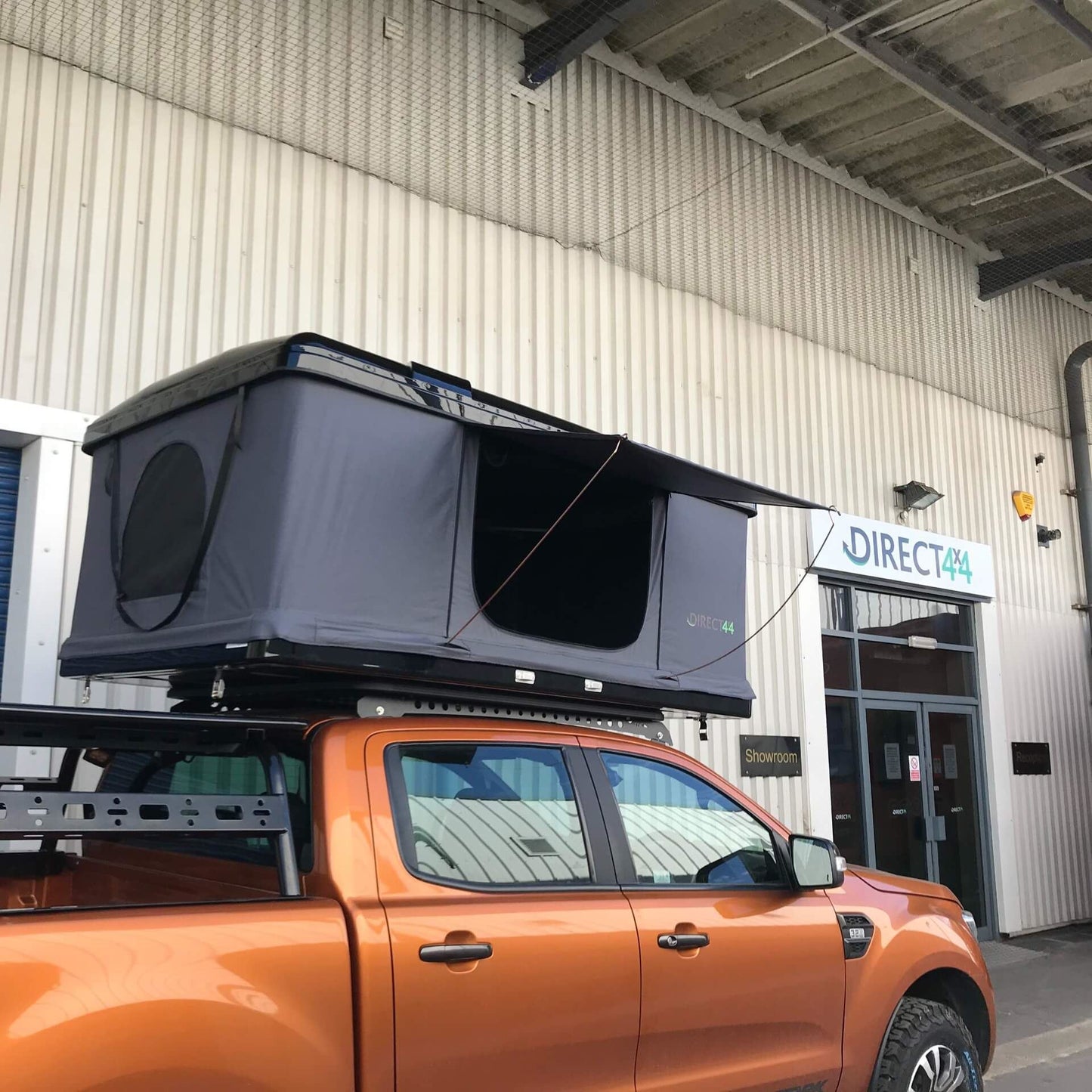 Direct4x4 Roof Top Tents Black Overland Expedition Hard Shell Pop-up 2 Person Roof Top Camping Tent