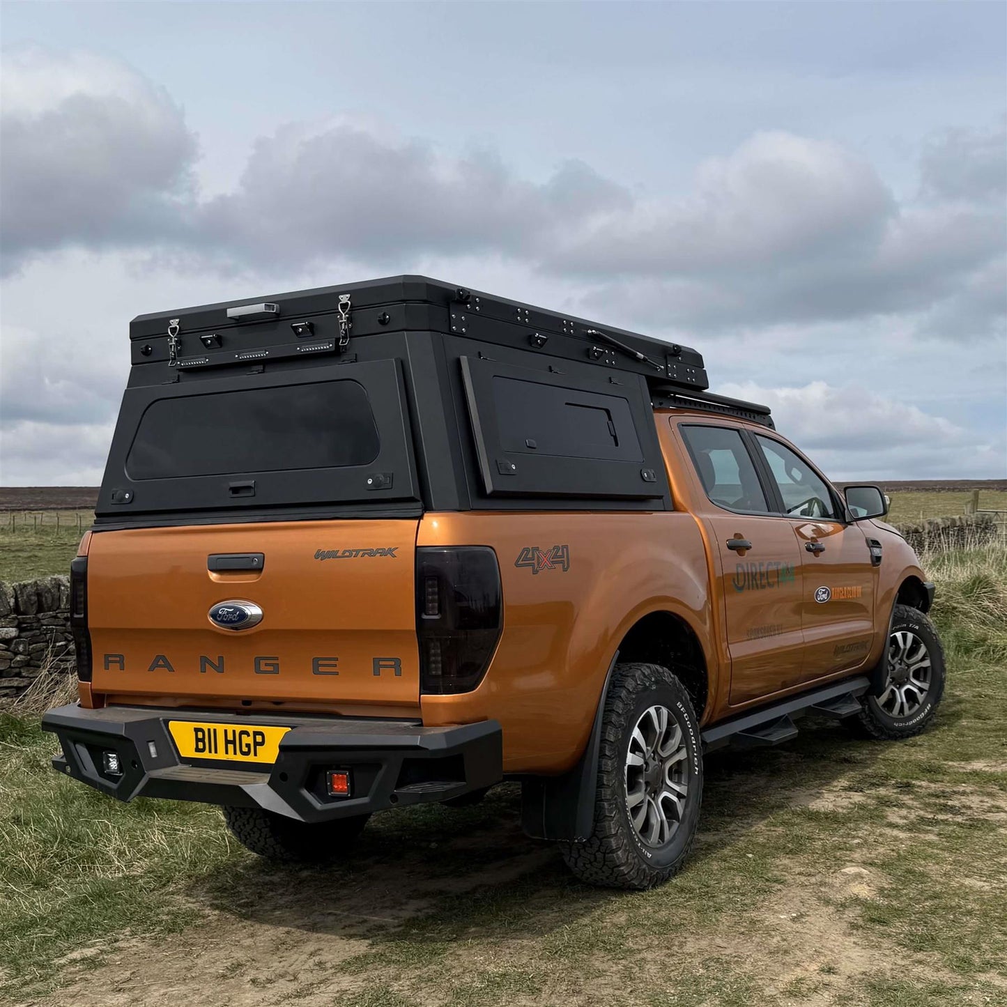 Direct4x4 Pickup Truck Hardtop Canopies Overland Aluminium Canopy with Clamshell Roof Tent for the Ford Ranger 2012-2022