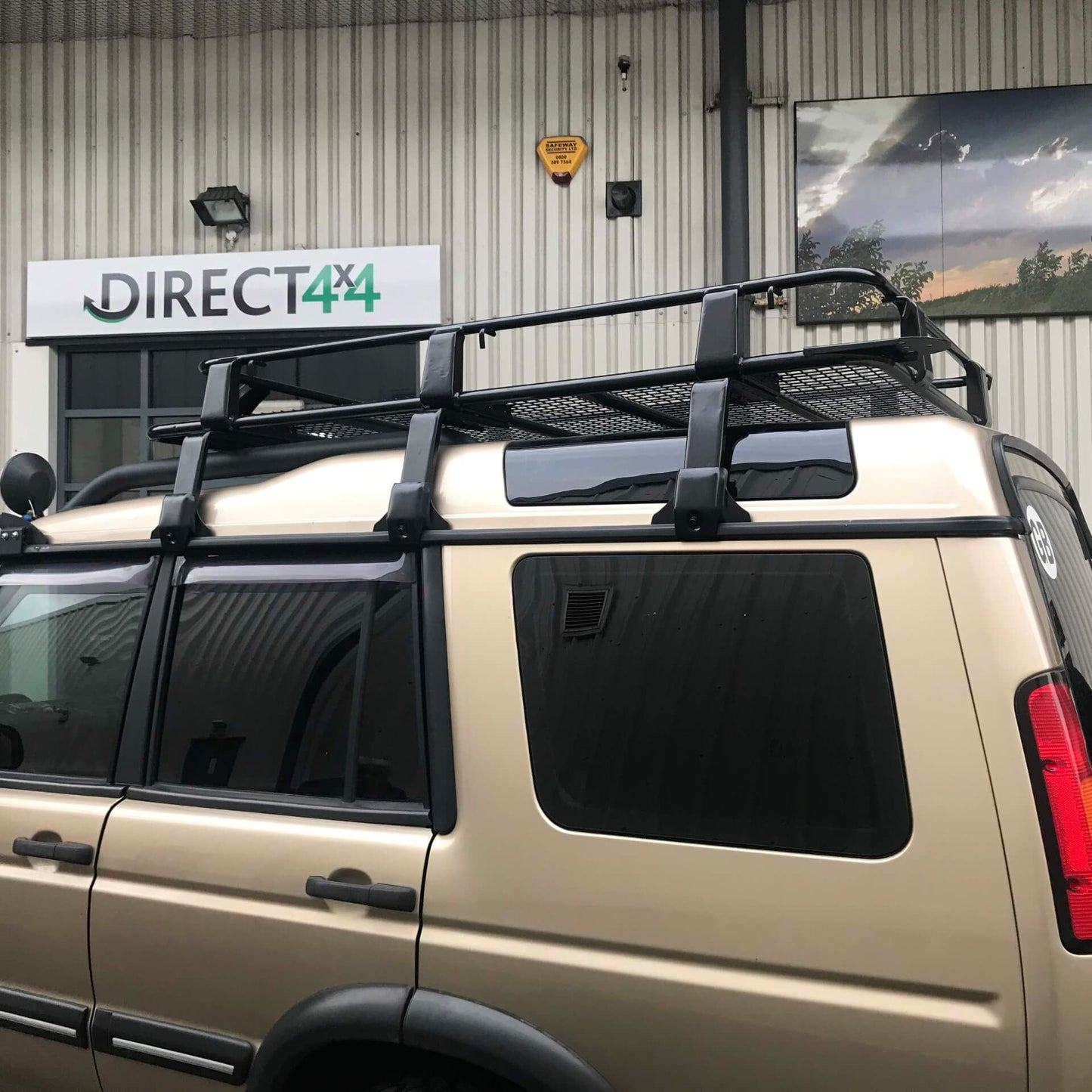 Direct4x4 Roof Racks Expedition Steel Full Basket Roof Rack for Land Rover Discovery 1 and 2