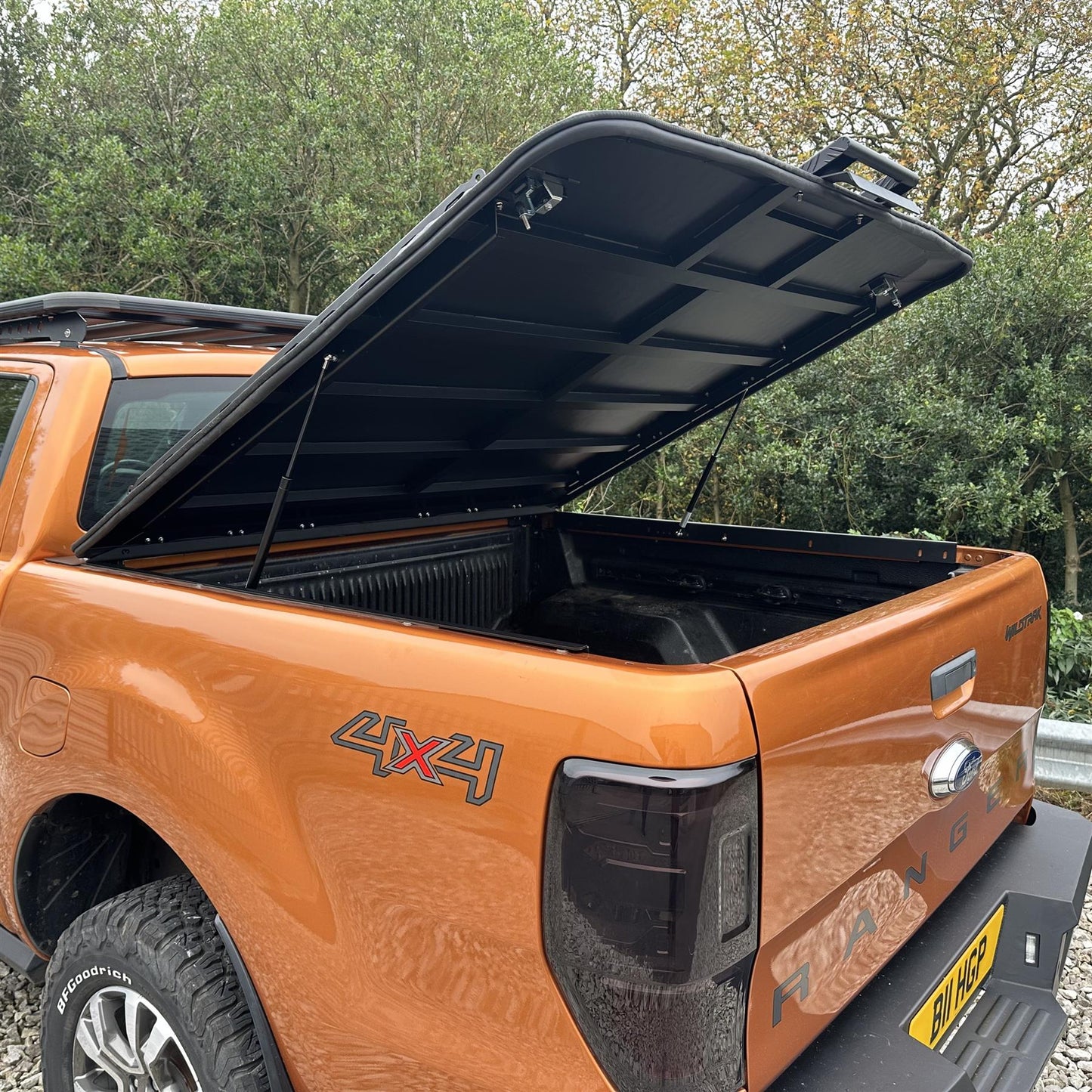 Direct4x4 Pickup Truck Tonneau Covers Black Aluminium Flat Tonneau Cover for Ford Ranger T6/T7/T8 2012-2022 MK3 (P375)
