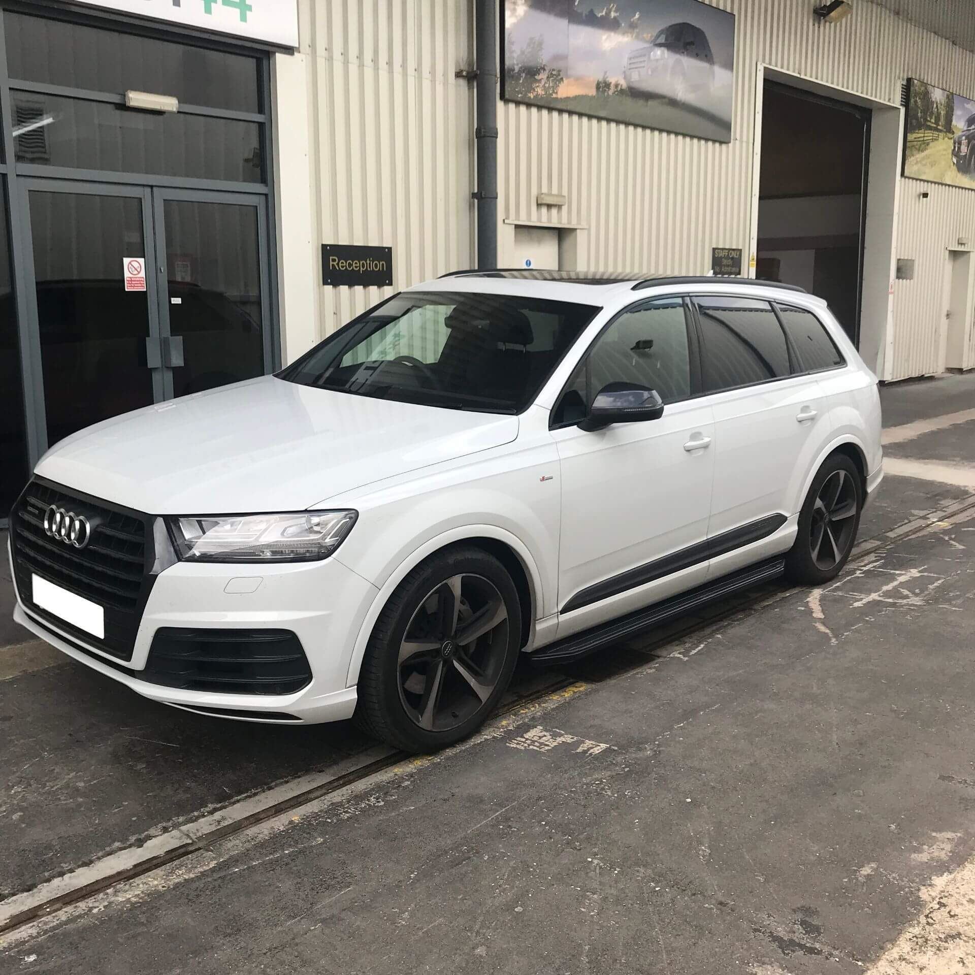 Direct4x4 Side Steps and Bars Black Raptor Side Steps Running Boards for Audi Q7 2020+