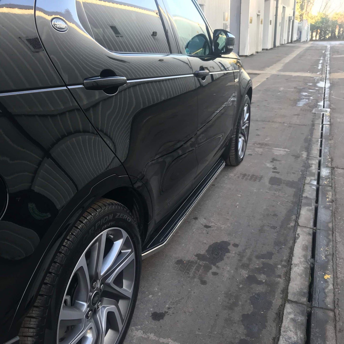 Direct4x4 Side Steps and Bars Black Raptor Side Steps Running Boards for Land Rover Discovery 5 2017+
