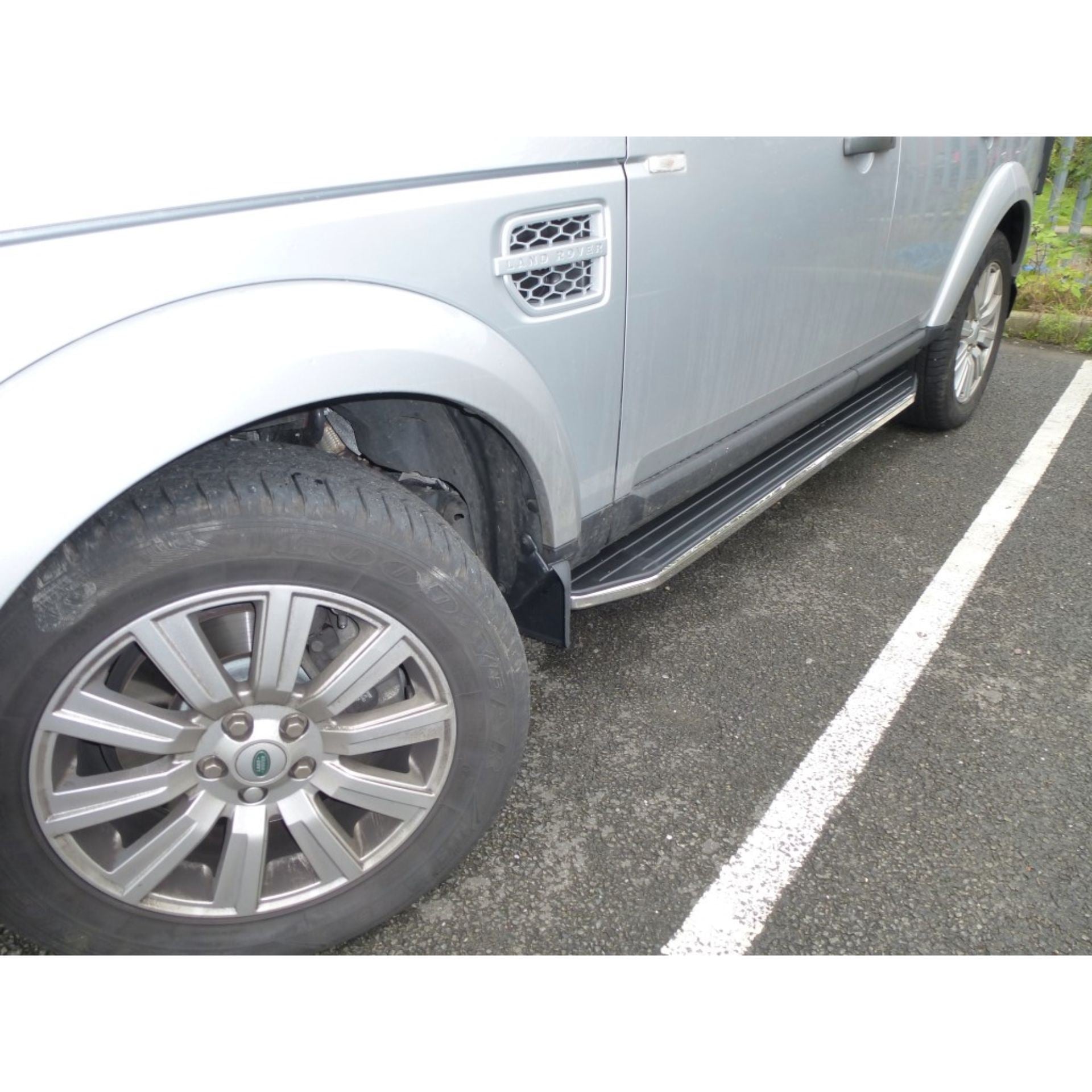 Direct4x4 Side Steps and Bars Raptor Side Steps Running Boards for Land Rover Discovery 3 and 4
