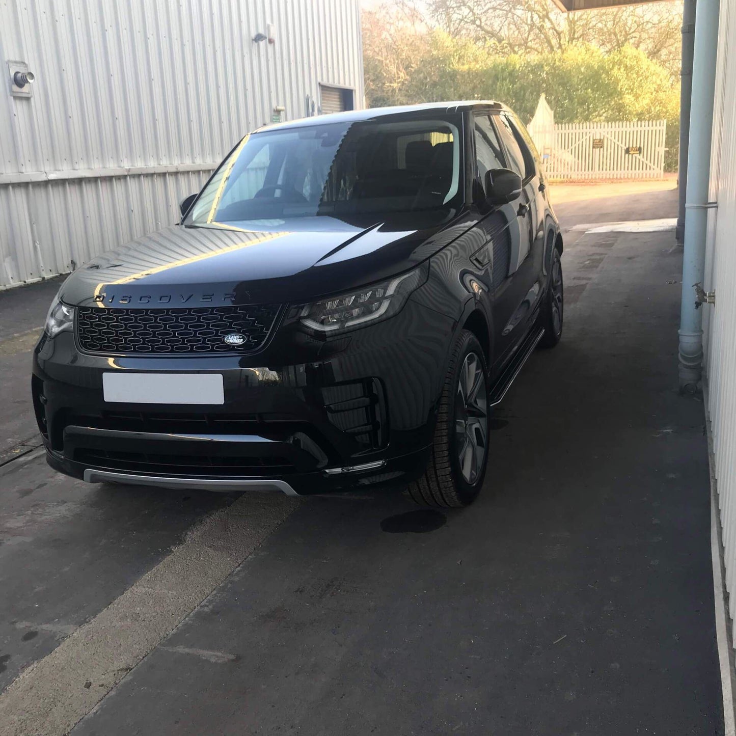 Direct4x4 Side Steps and Bars Black Raptor Side Steps Running Boards for Land Rover Discovery 5 2017+