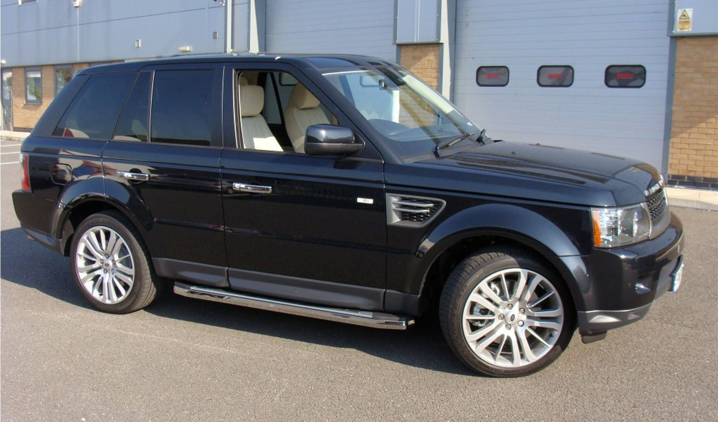 Direct4x4 Side Steps and Bars Suburban Side Steps Running Boards for Range Rover Sport 2005-2013 (L320)