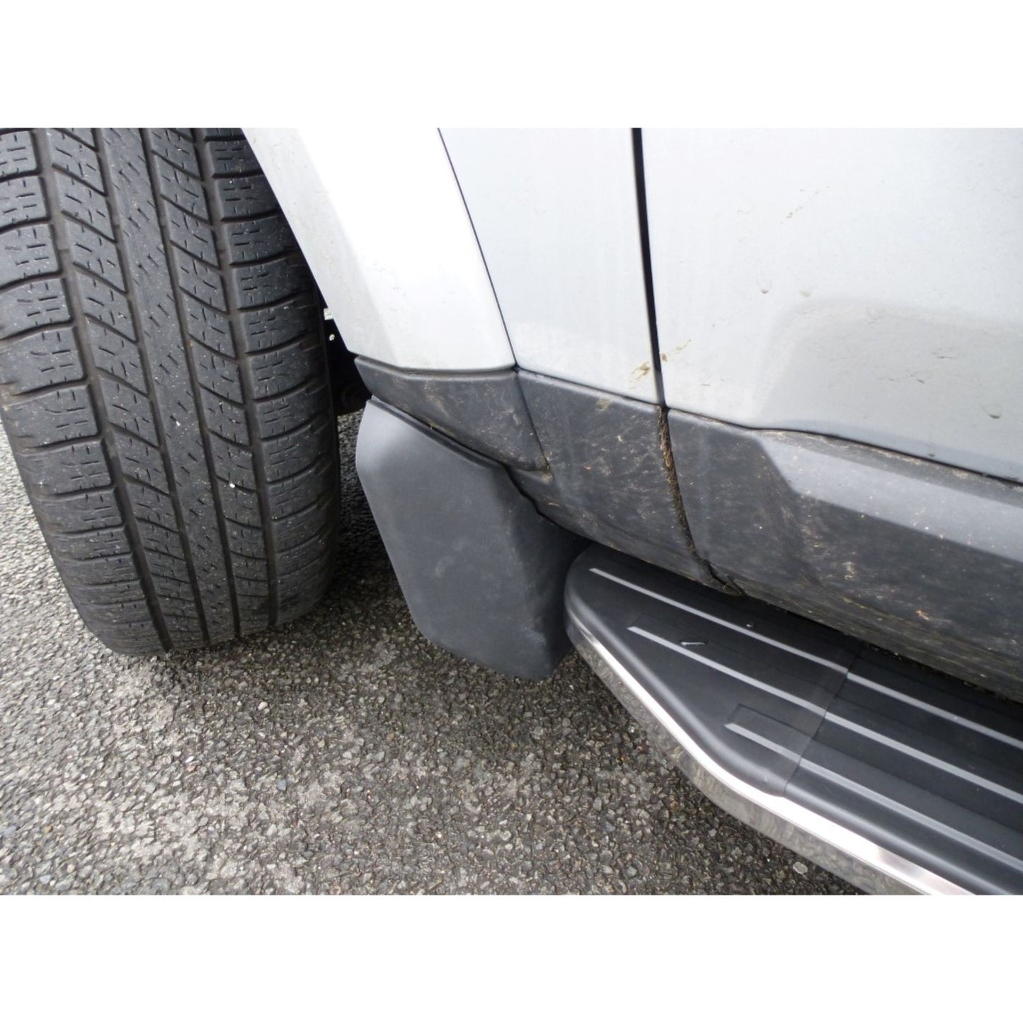 Direct4x4 Side Steps and Bars Raptor Side Steps Running Boards for Land Rover Discovery 3 and 4