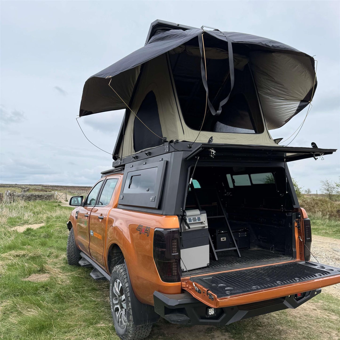 Direct4x4 Pickup Truck Hardtop Canopies Overland Aluminium Canopy with Clamshell Roof Tent for the Ford Ranger 2012-2022