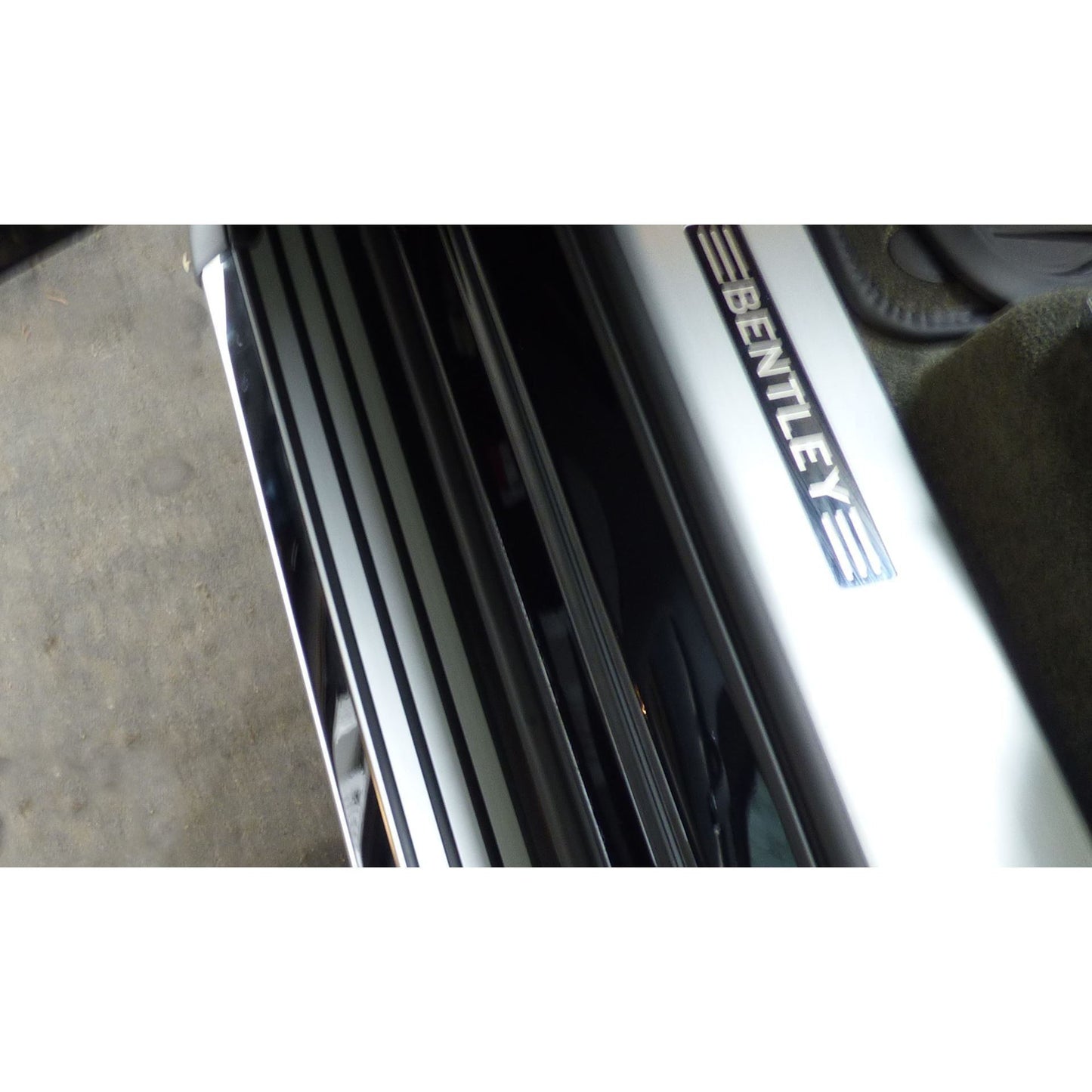 Direct4x4 Side Steps and Bars Stingray Side Steps Running Boards for Bentley Bentayga