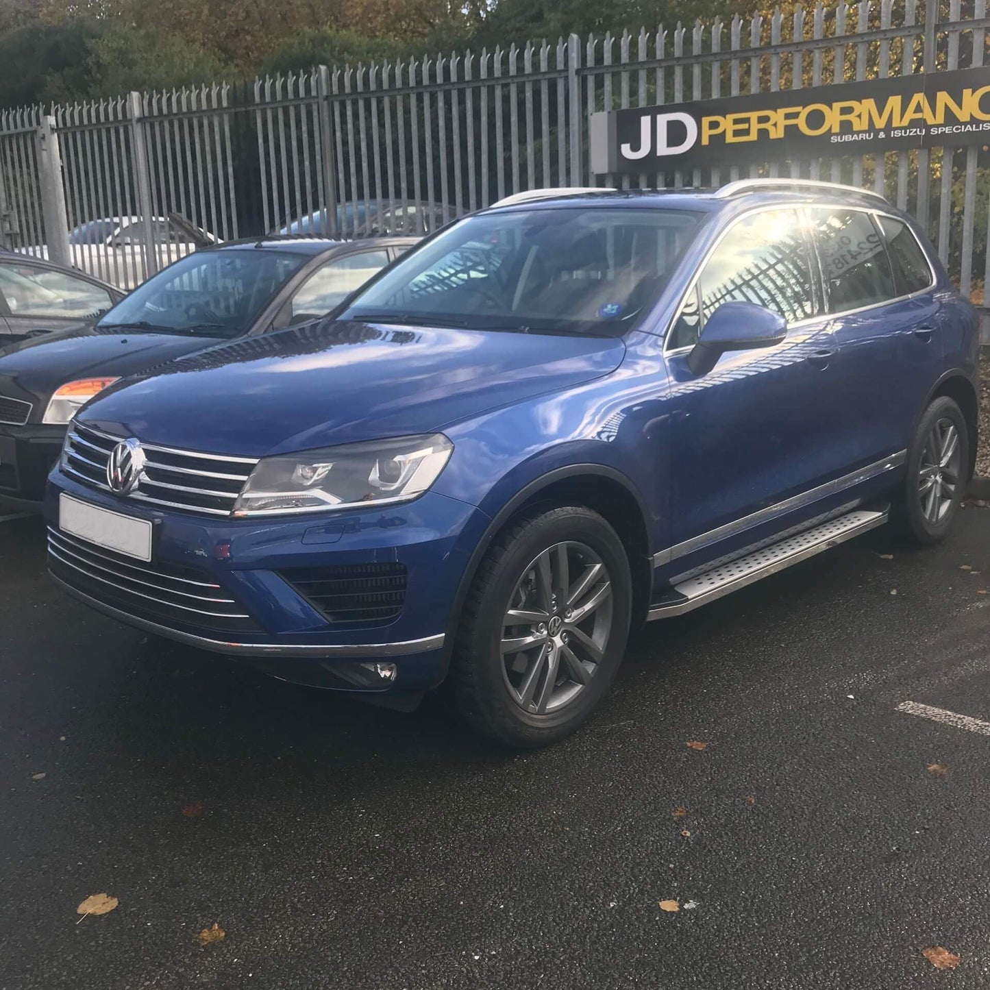 Direct4x4 Side Steps and Bars Freedom Side Steps Running Boards for Volkswagen Touareg 2010-2017