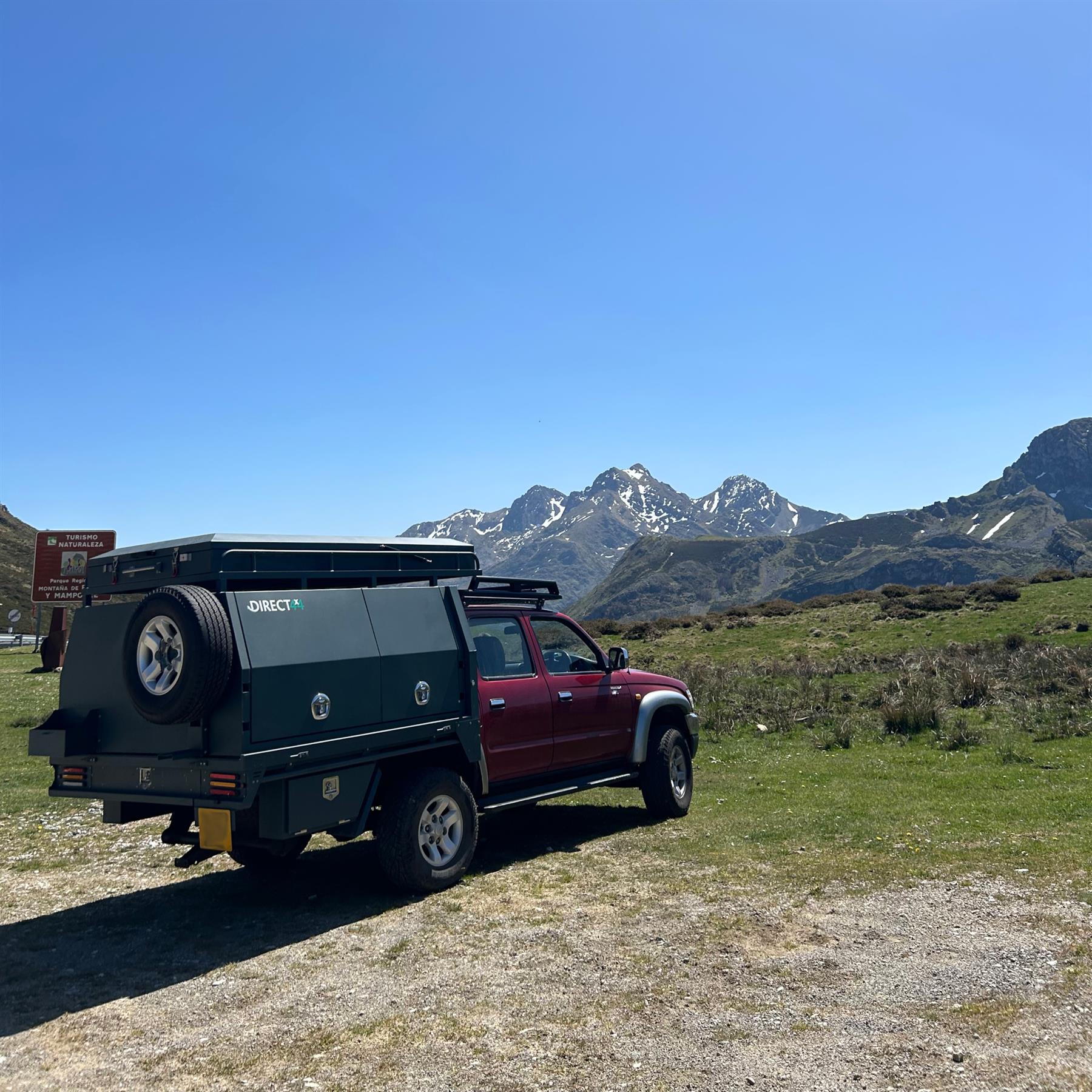 Direct4x4 Pickup Truck Hardtop Canopies Expedition Pickup Truck Replacement Flatbed UTE Back with 2-Person Camping Pod