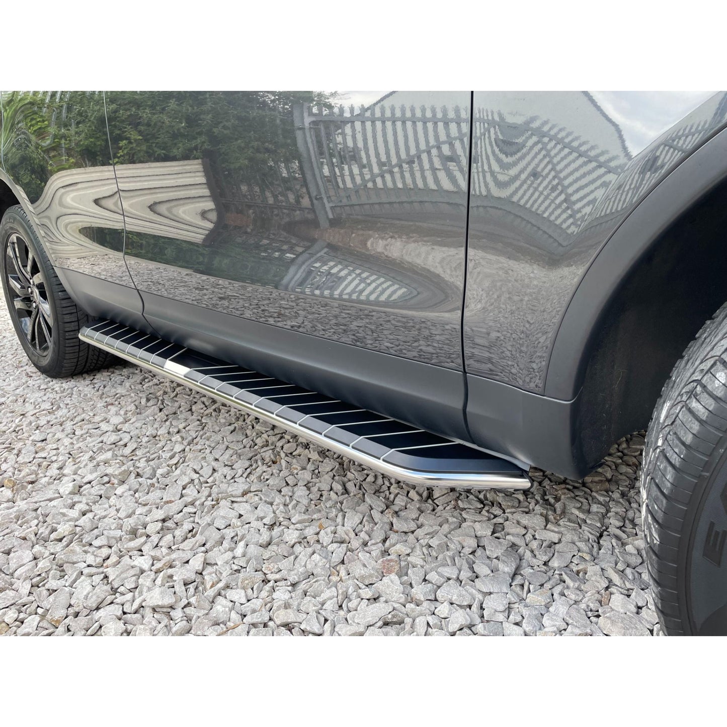 Direct4x4 Side Steps and Bars VIP Side Steps Running Boards for Land Rover Discovery 5 2017+