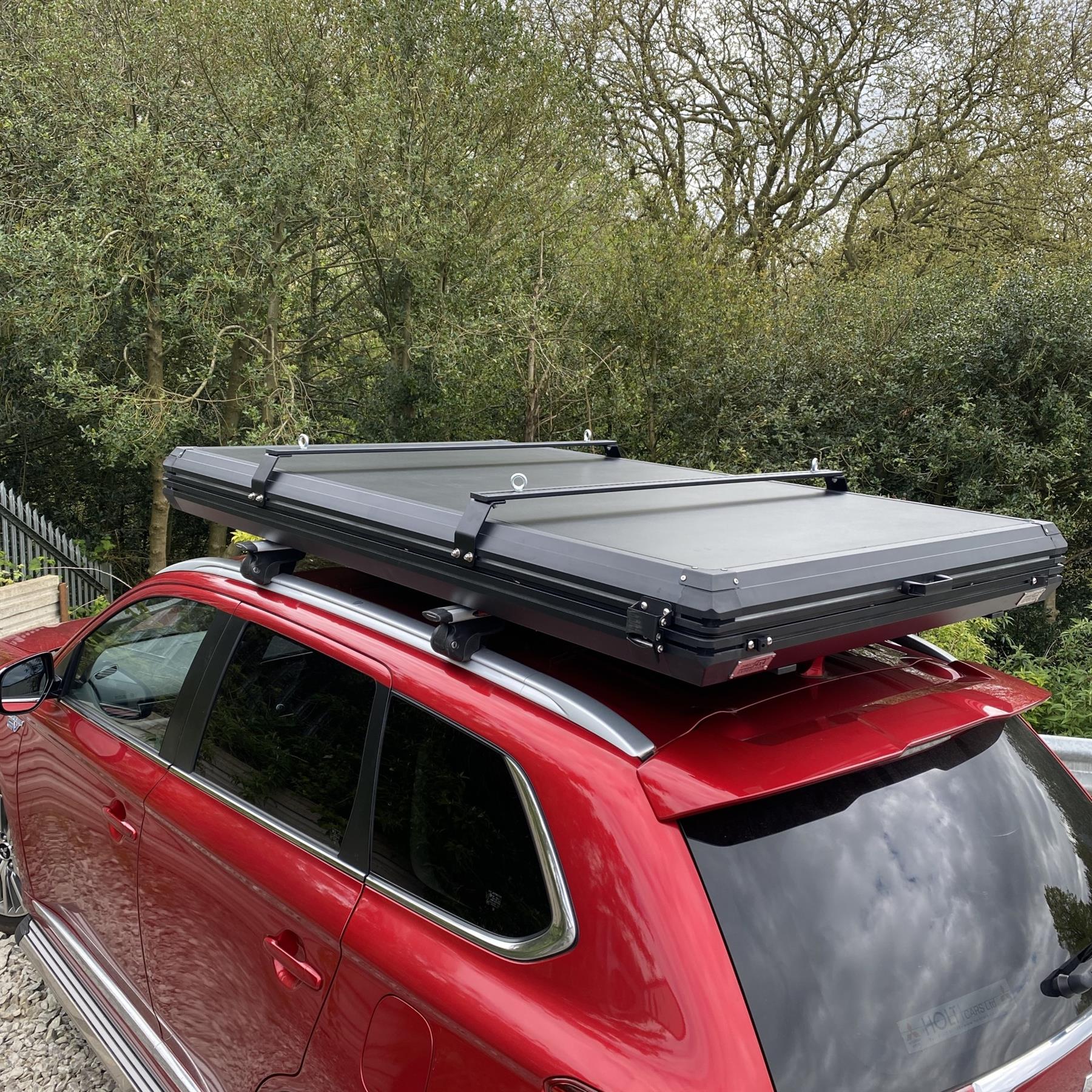 Direct4x4 Roof Top Tents ClamTrekk 2 Person Aluminium Clamshell Roof Top Tent