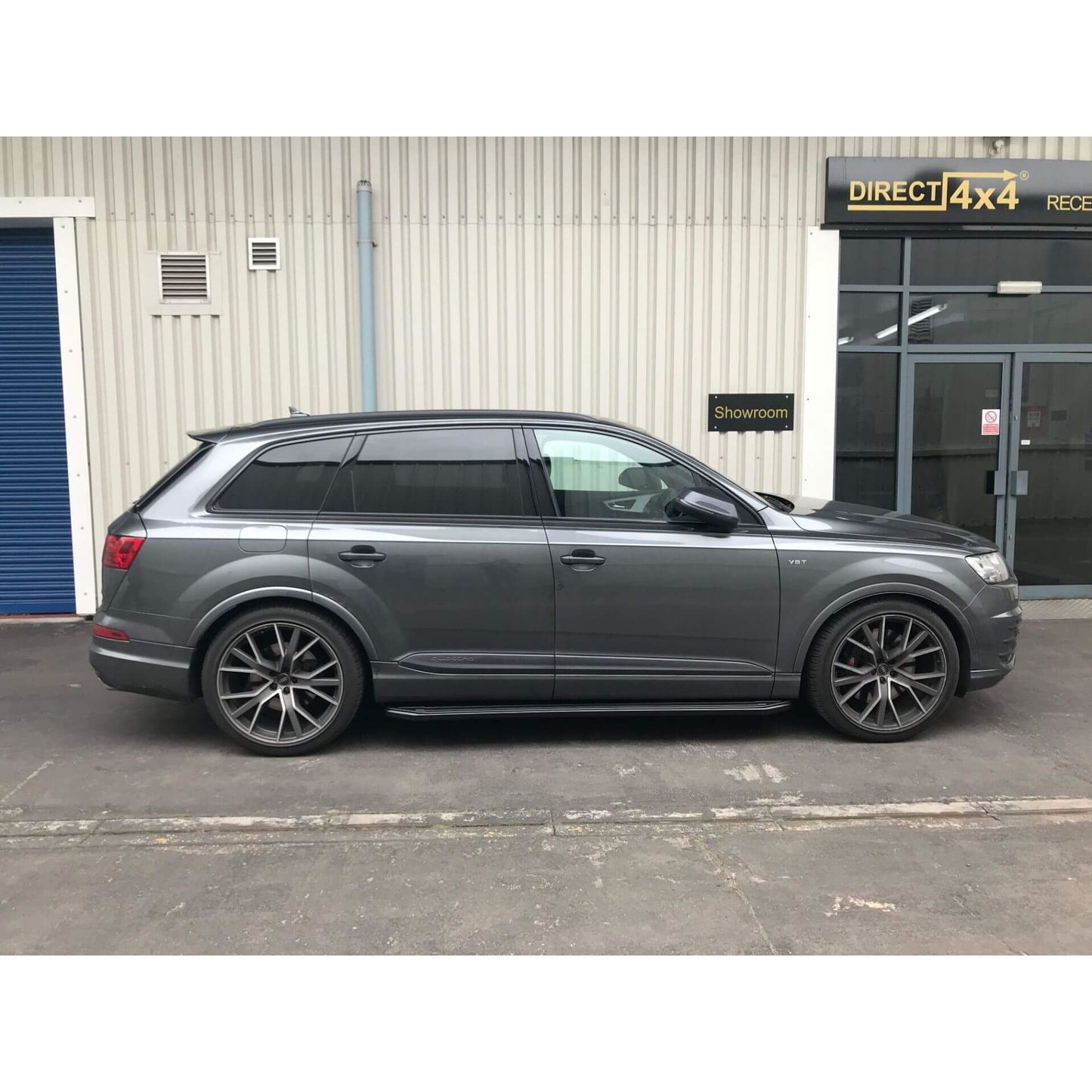 Direct4x4 Side Steps and Bars Black Raptor Side Steps Running Boards for Audi Q7 2020+