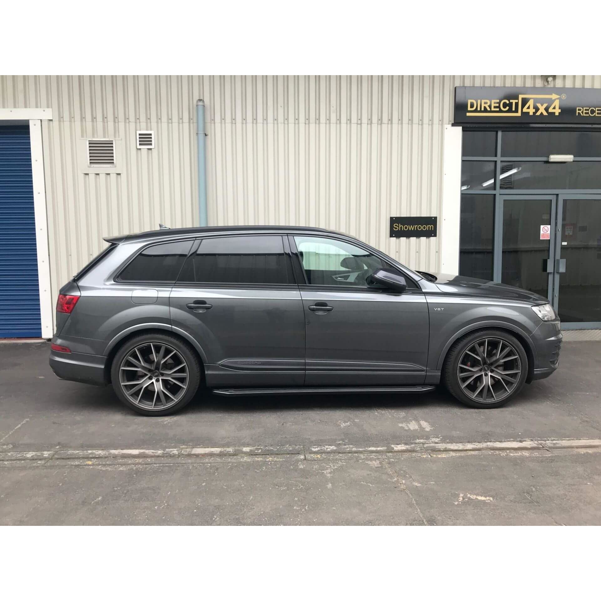 Direct4x4 Side Steps and Bars Black Raptor Side Steps Running Boards for Audi Q7 2020+