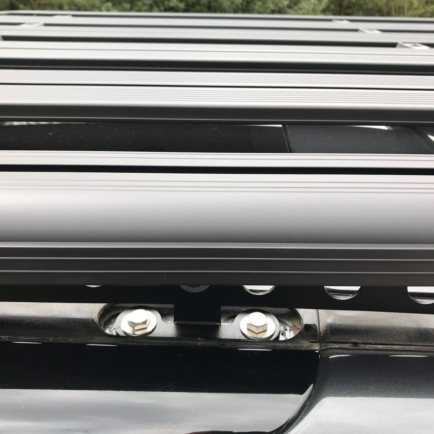 Direct4x4 Roof Racks AluMod Low Profile 180cm x 125cm Roof Rack for the Land Rover Discovery 5 2017+