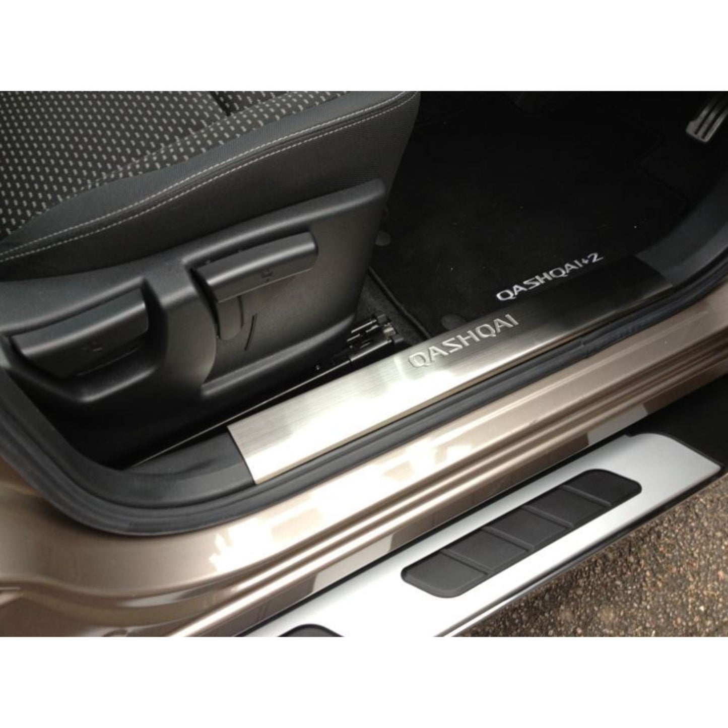 Direct4x4 Side Steps and Bars Suburban Side Steps Running Boards for Nissan Qashqai +2 2007-2013